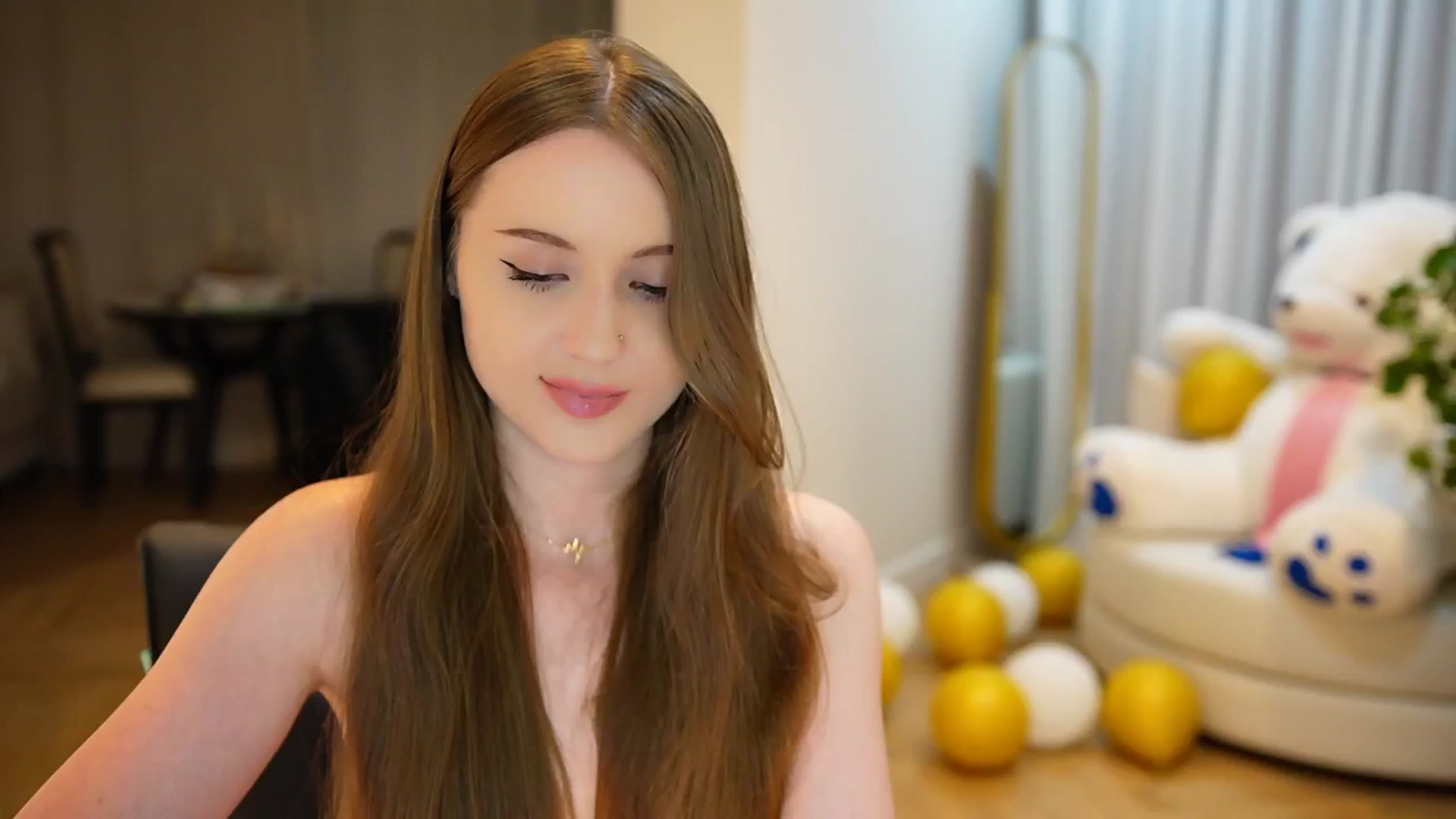 Gallery image thumbnail from Innocent_Soul's myfreecams stream on, 09/20/2024, 22:16 image 13 of 20