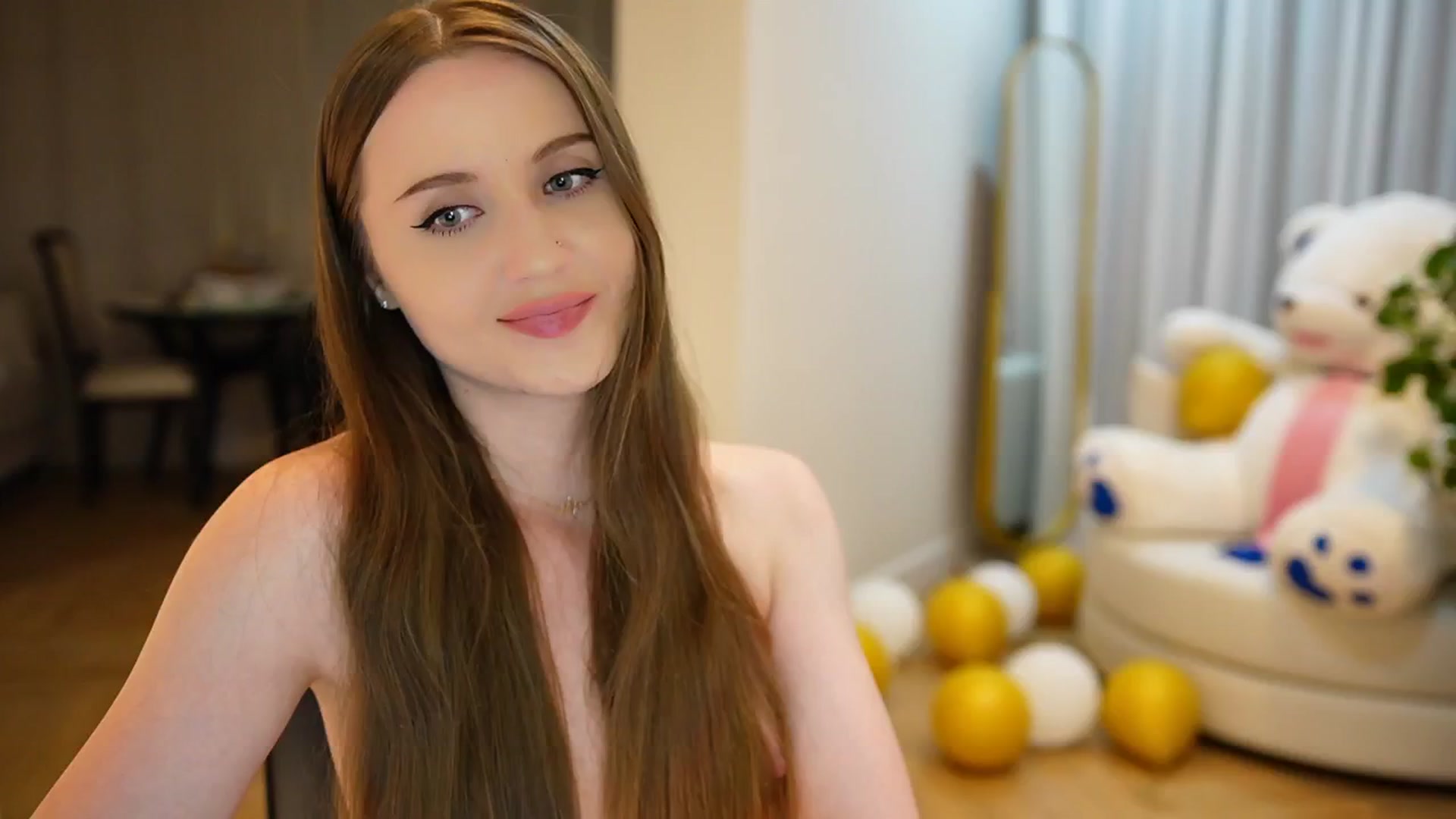 Gallery image thumbnail from Innocent_Soul's myfreecams stream on, 09/20/2024, 22:16 image 17 of 20