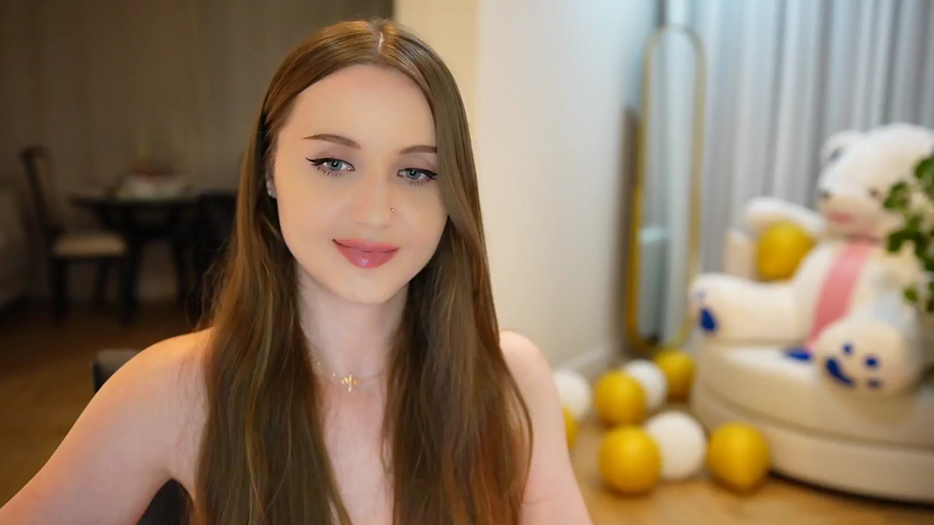 Gallery image thumbnail from Innocent_Soul's myfreecams stream on, 09/20/2024, 22:16 image 2 of 20