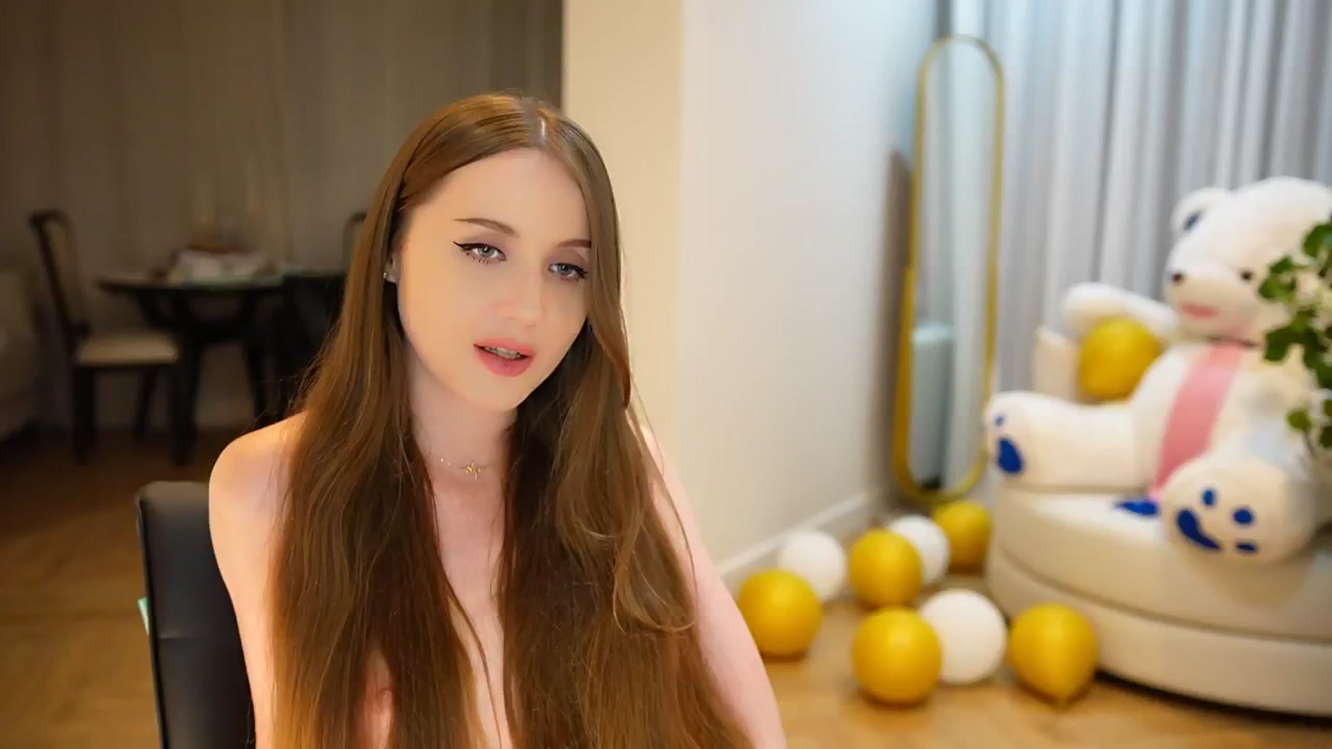 Gallery image thumbnail from Innocent_Soul's myfreecams stream on, 09/20/2024, 22:16 image 14 of 20