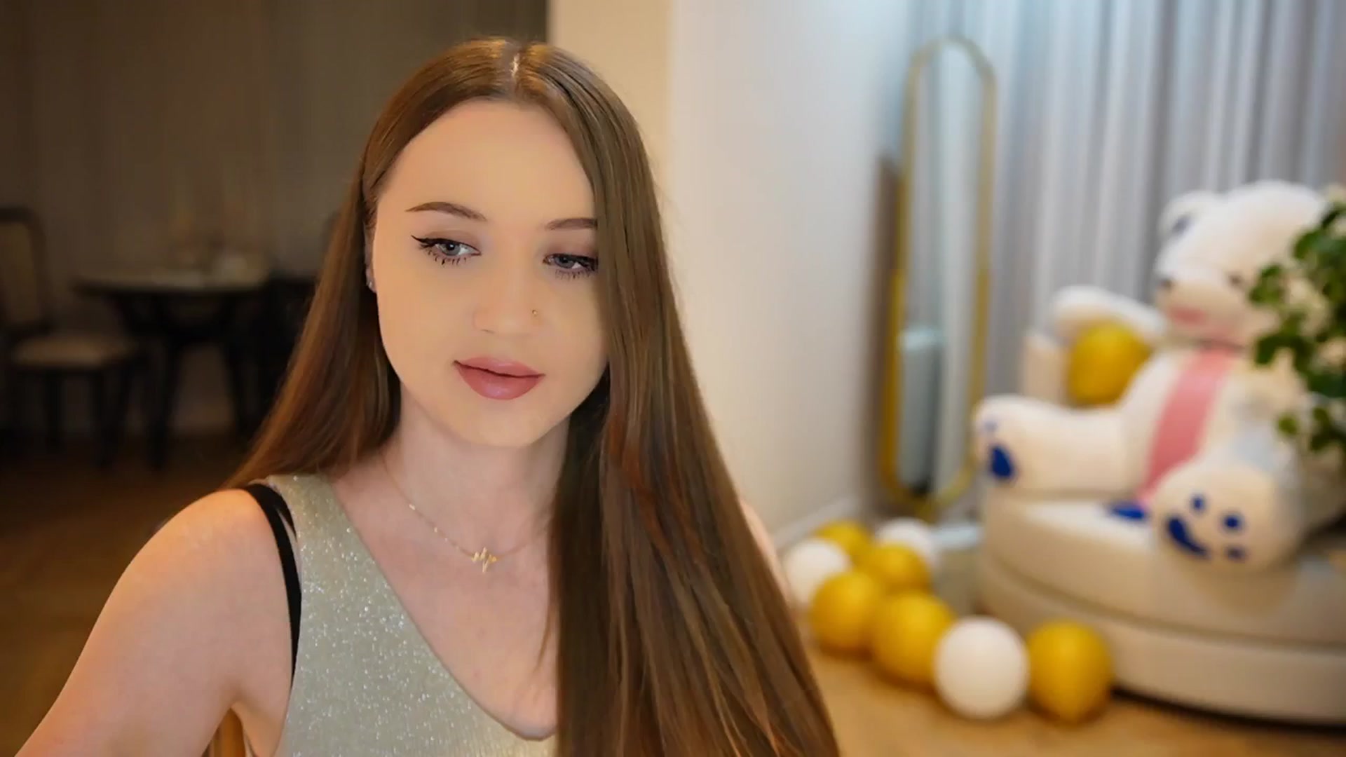 Gallery image thumbnail from Innocent_Soul's myfreecams stream on, 09/24/2024, 17:31 image 16 of 20