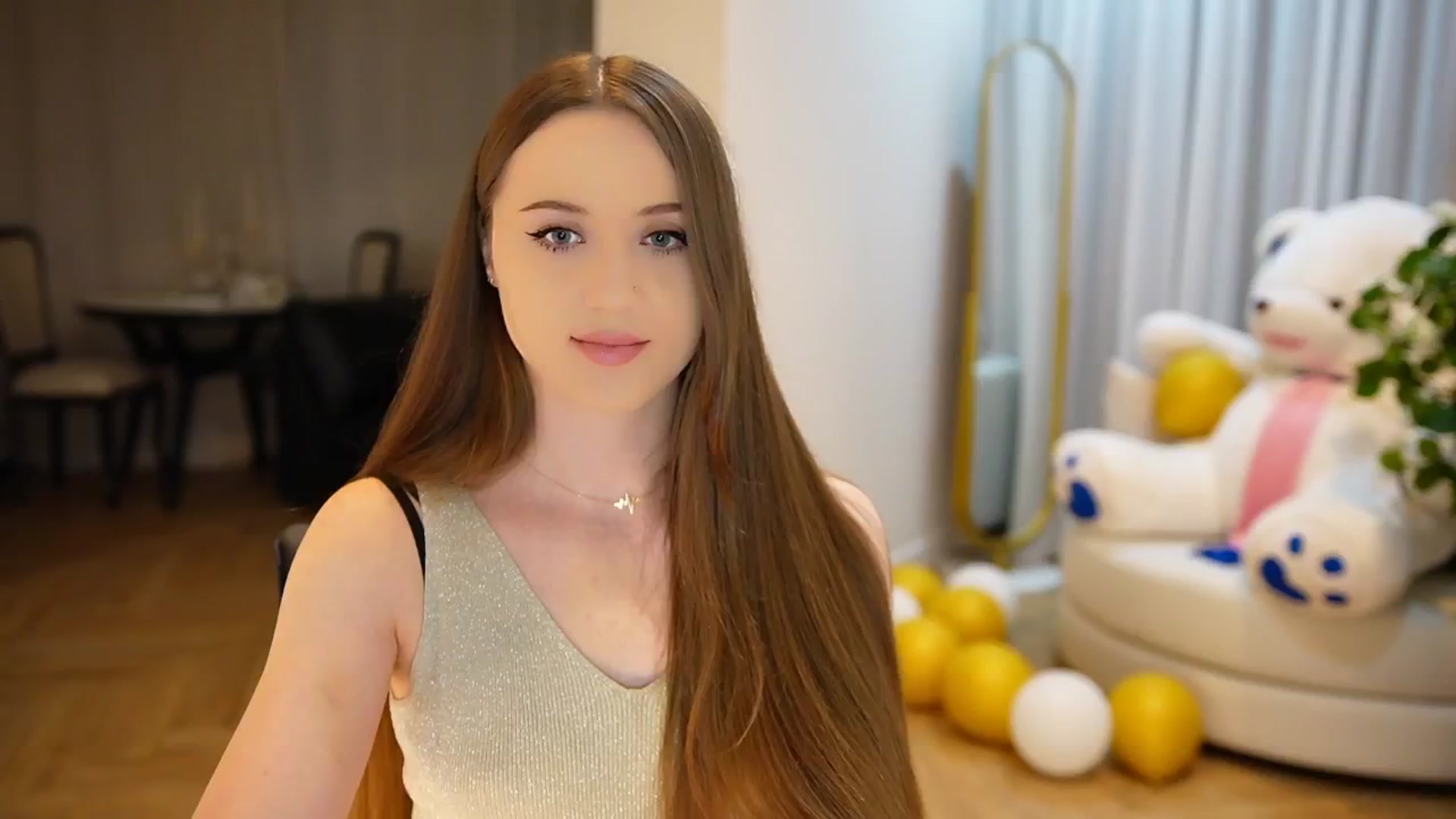 Gallery image thumbnail from Innocent_Soul's myfreecams stream on, 09/24/2024, 17:31 image 4 of 20