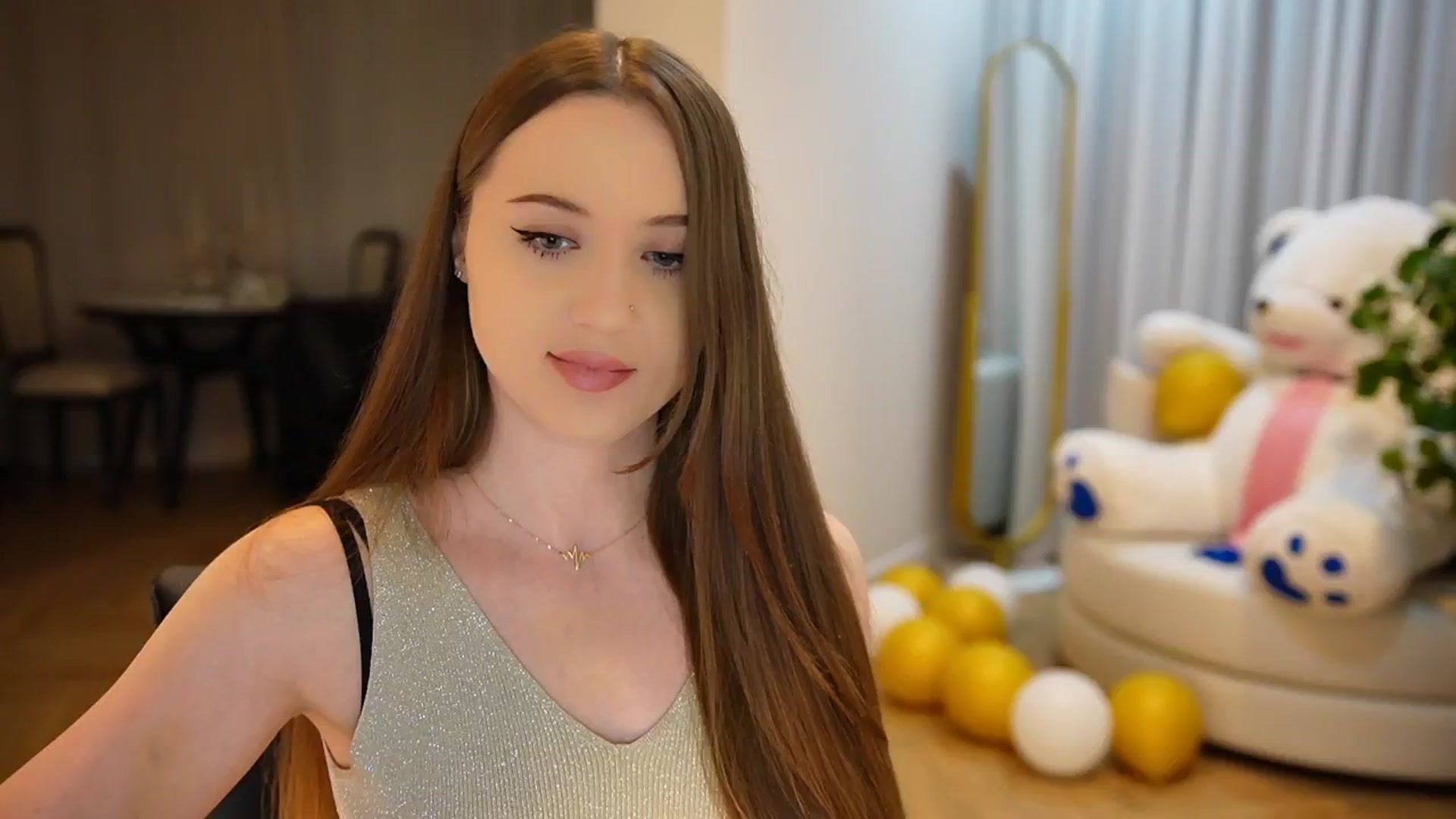 Gallery image thumbnail from Innocent_Soul's myfreecams stream on, 09/24/2024, 17:31 image 14 of 20