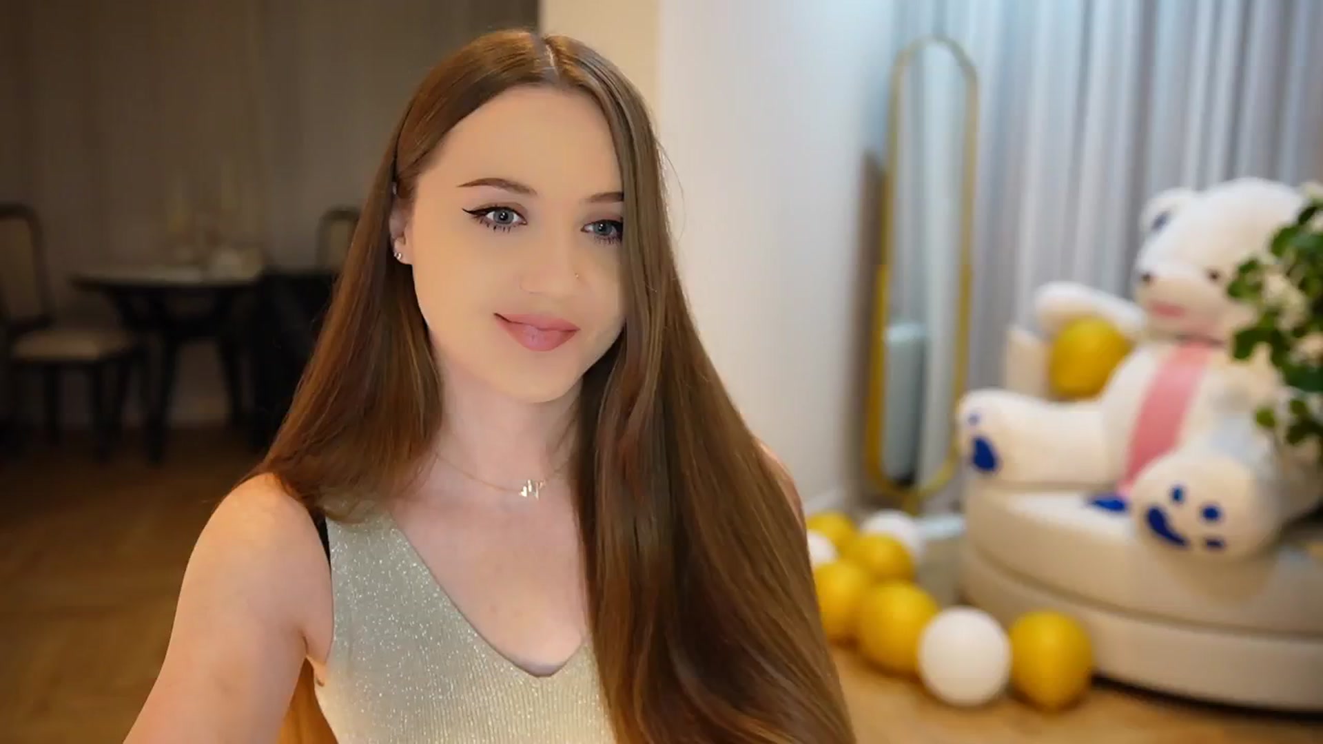 Gallery image thumbnail from Innocent_Soul's myfreecams stream on, 09/24/2024, 17:31 image 7 of 20