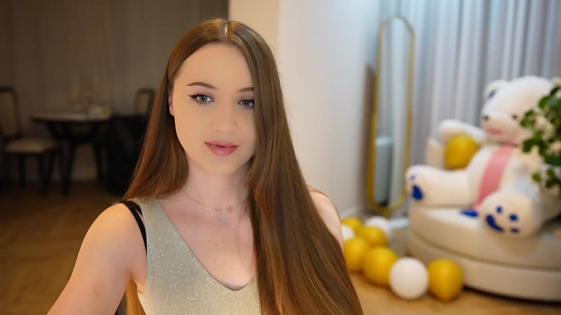 Gallery image thumbnail from Innocent_Soul's myfreecams stream on, 09/24/2024, 17:31 image 3 of 20