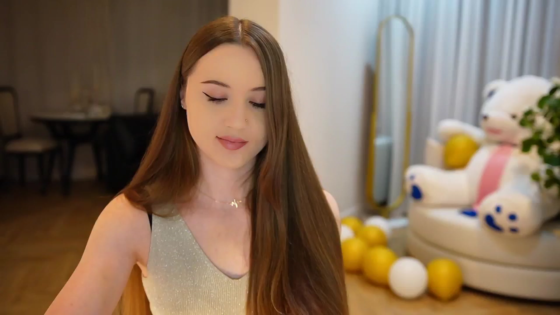 Gallery image thumbnail from Innocent_Soul's myfreecams stream on, 09/24/2024, 17:31 image 8 of 20