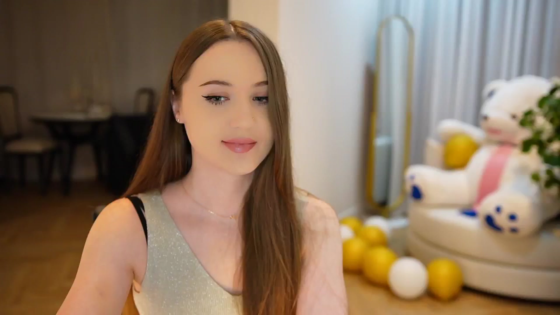 Gallery image thumbnail from Innocent_Soul's myfreecams stream on, 09/24/2024, 17:31 image 9 of 20