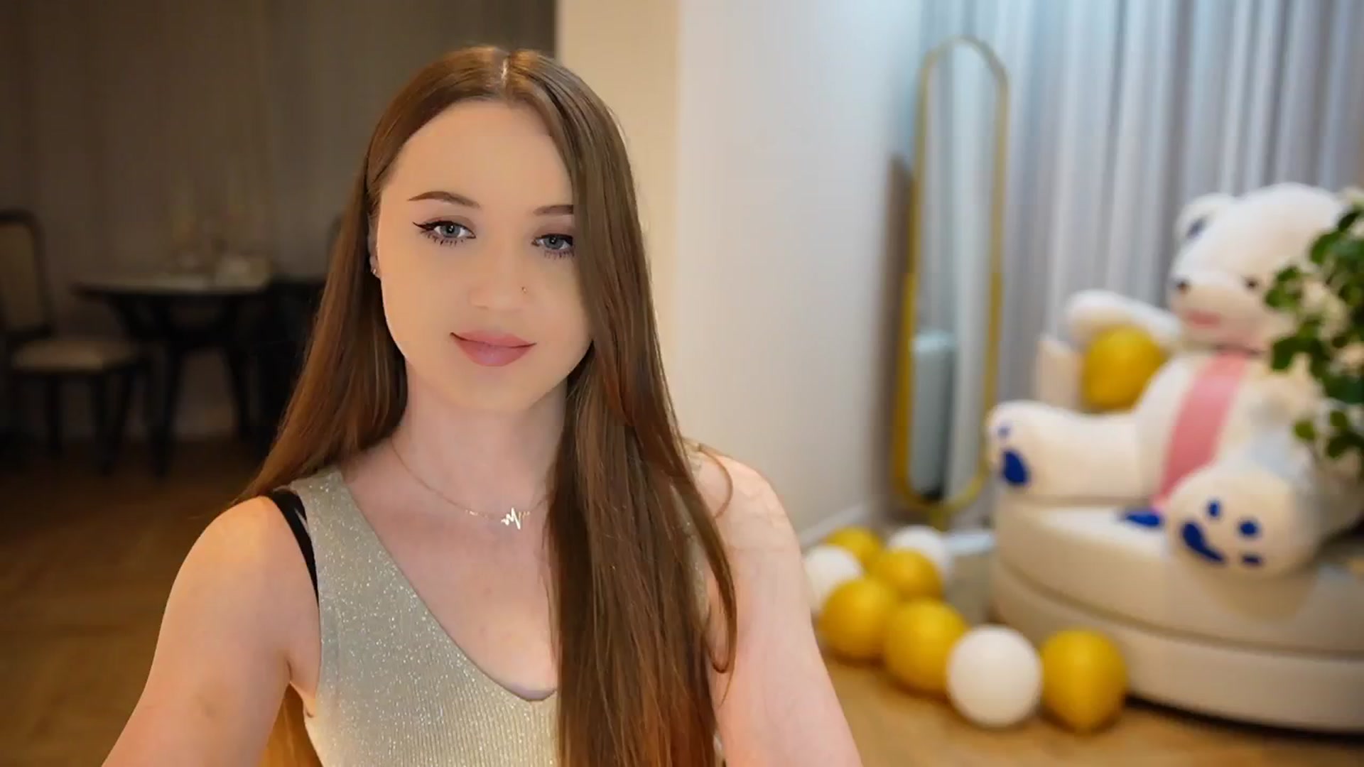Gallery image thumbnail from Innocent_Soul's myfreecams stream on, 09/24/2024, 17:31 image 10 of 20