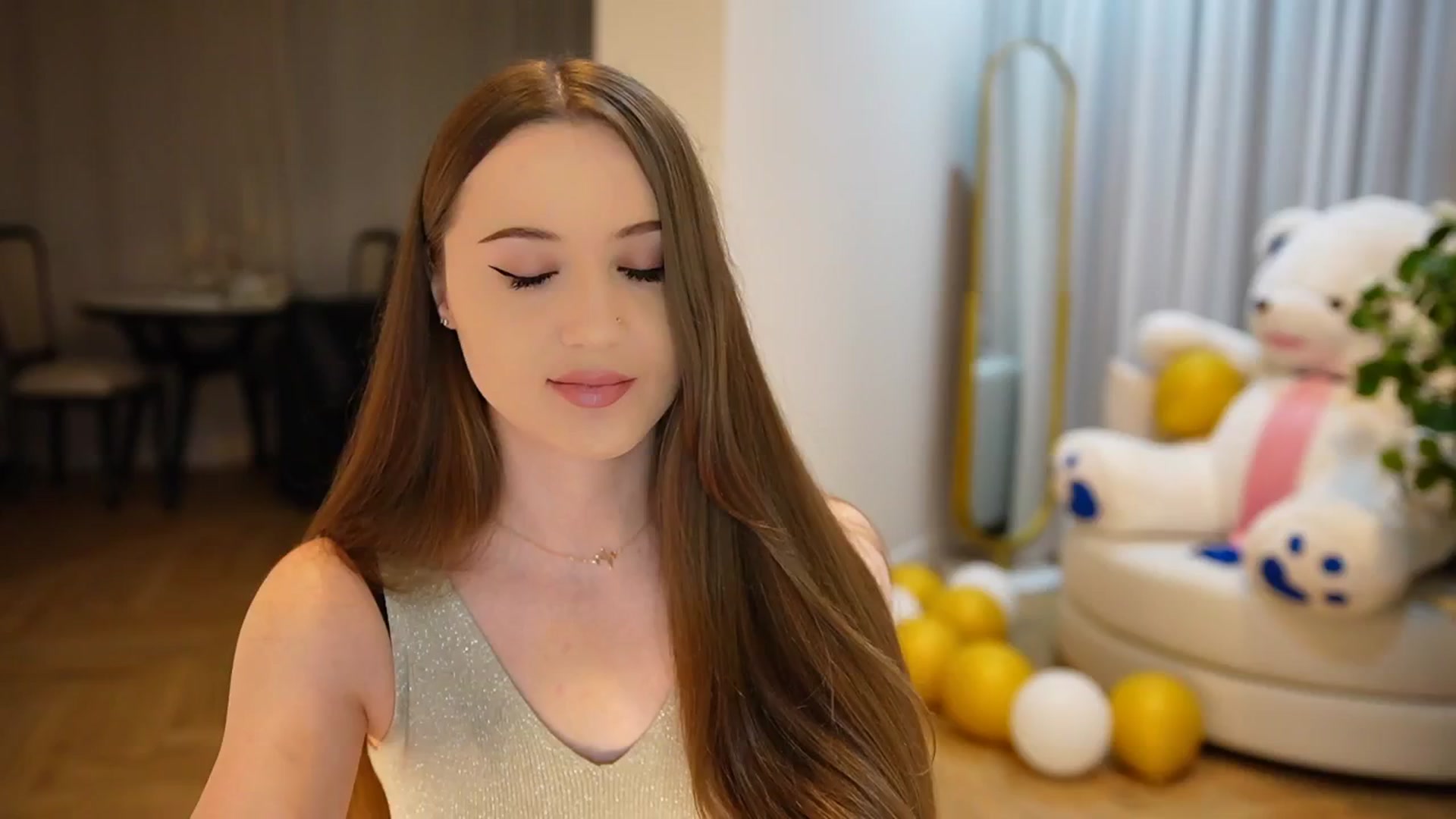 Gallery image thumbnail from Innocent_Soul's myfreecams stream on, 09/24/2024, 17:31 image 6 of 20