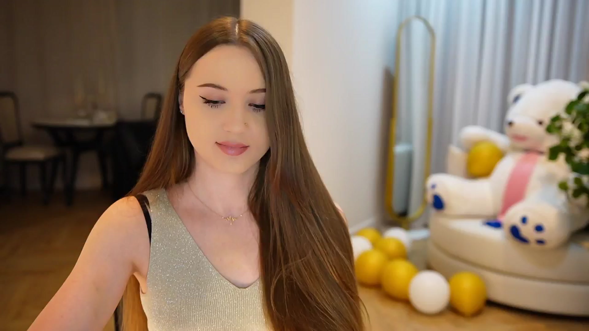 Gallery image thumbnail from Innocent_Soul's myfreecams stream on, 09/24/2024, 17:31 image 12 of 20