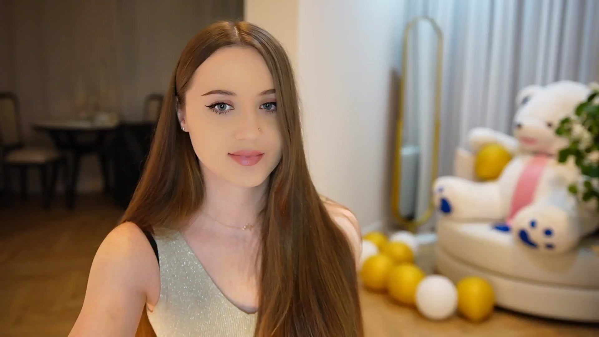 Gallery image thumbnail from Innocent_Soul's myfreecams stream on, 09/24/2024, 17:31 image 5 of 20