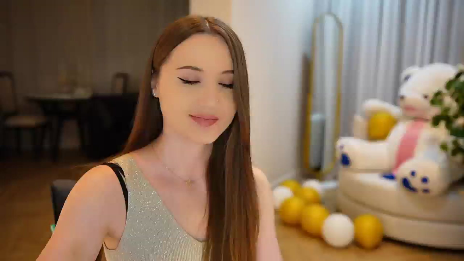 Gallery image thumbnail from Innocent_Soul's myfreecams stream on, 09/24/2024, 17:31 image 15 of 20