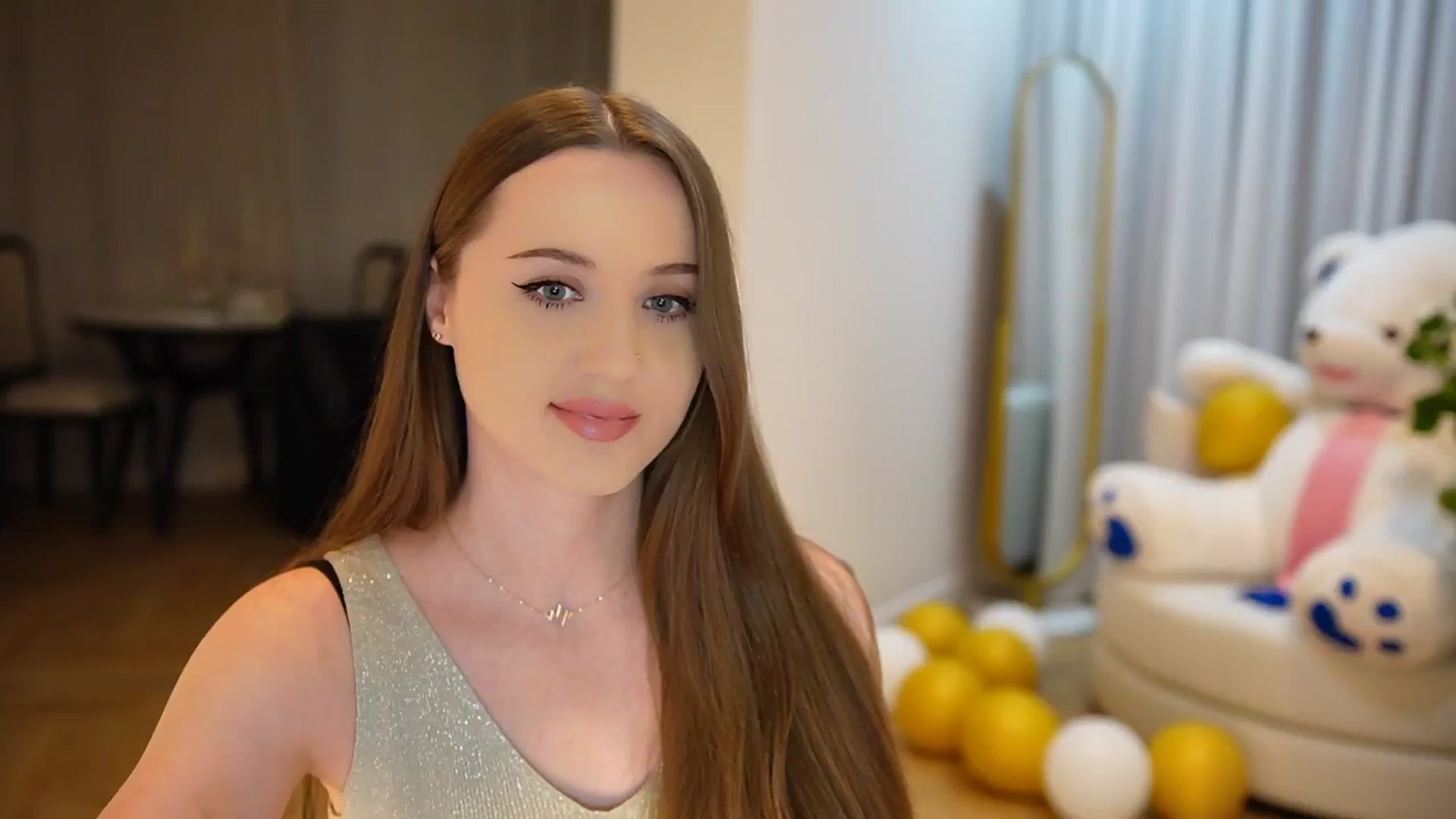 Gallery image thumbnail from Innocent_Soul's myfreecams stream on, 09/24/2024, 20:33 image 1 of 20