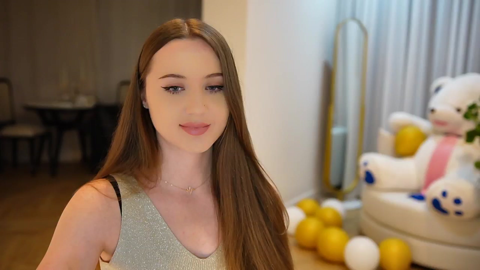 Gallery image thumbnail from Innocent_Soul's myfreecams stream on, 09/24/2024, 20:33 image 7 of 20