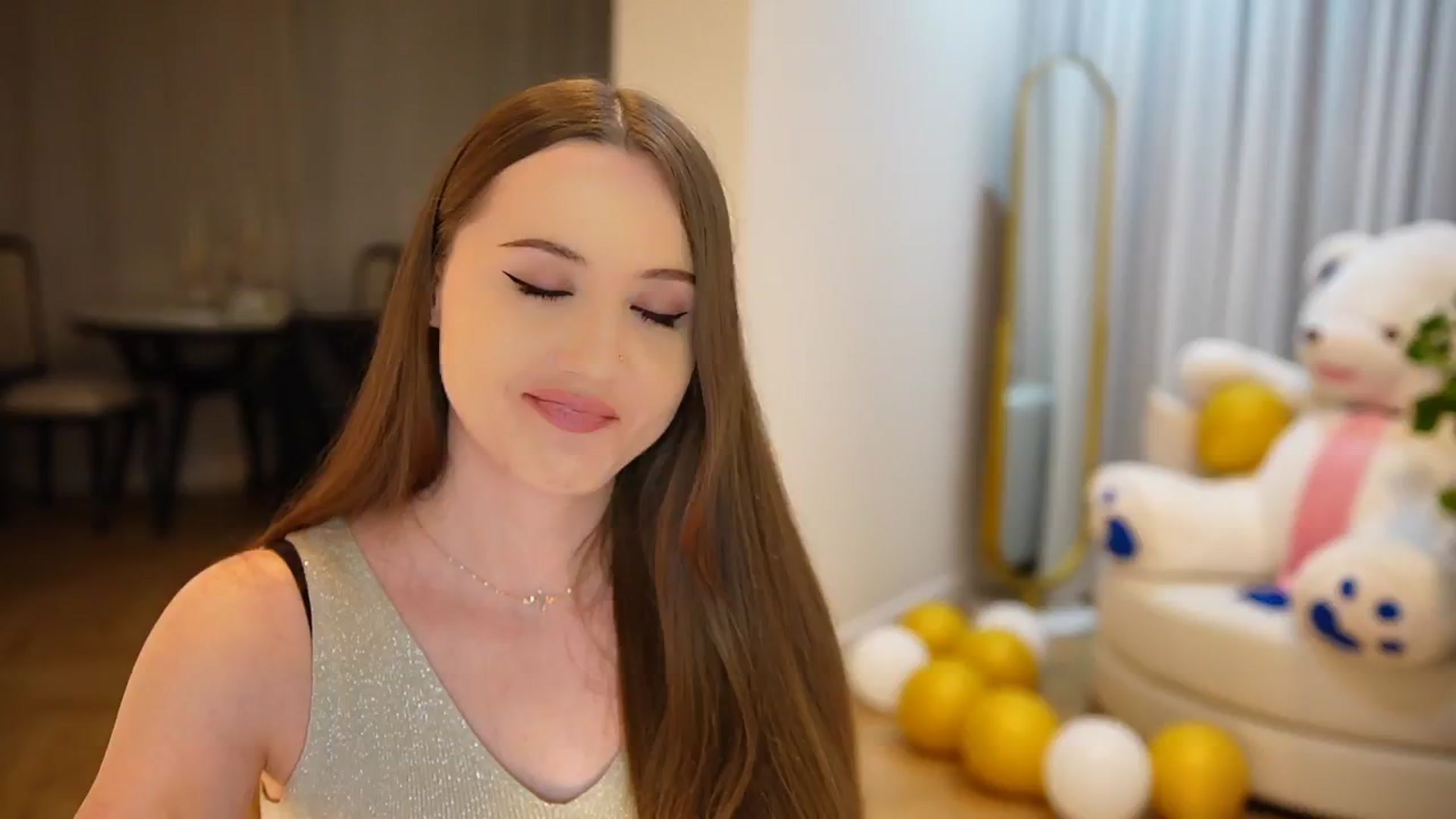 Gallery image thumbnail from Innocent_Soul's myfreecams stream on, 09/24/2024, 20:33 image 15 of 20