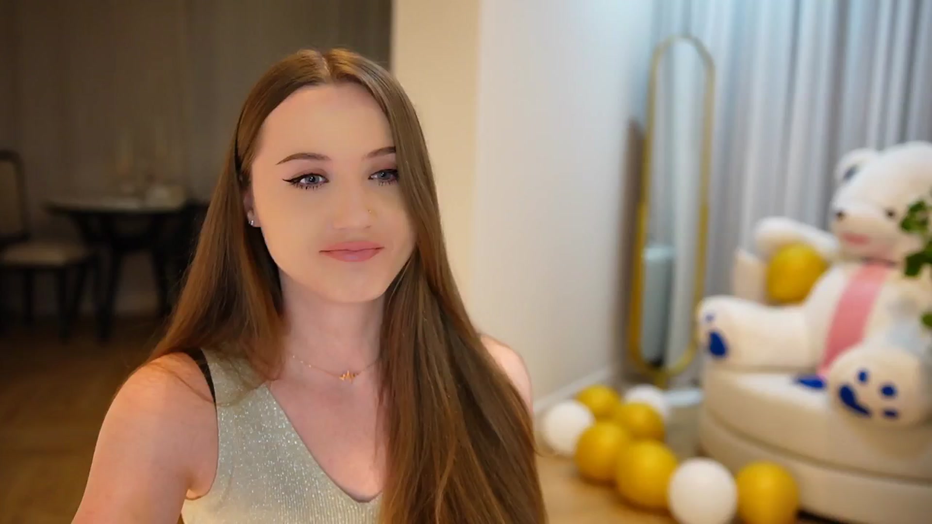 Gallery image thumbnail from Innocent_Soul's myfreecams stream on, 09/24/2024, 20:33 image 9 of 20