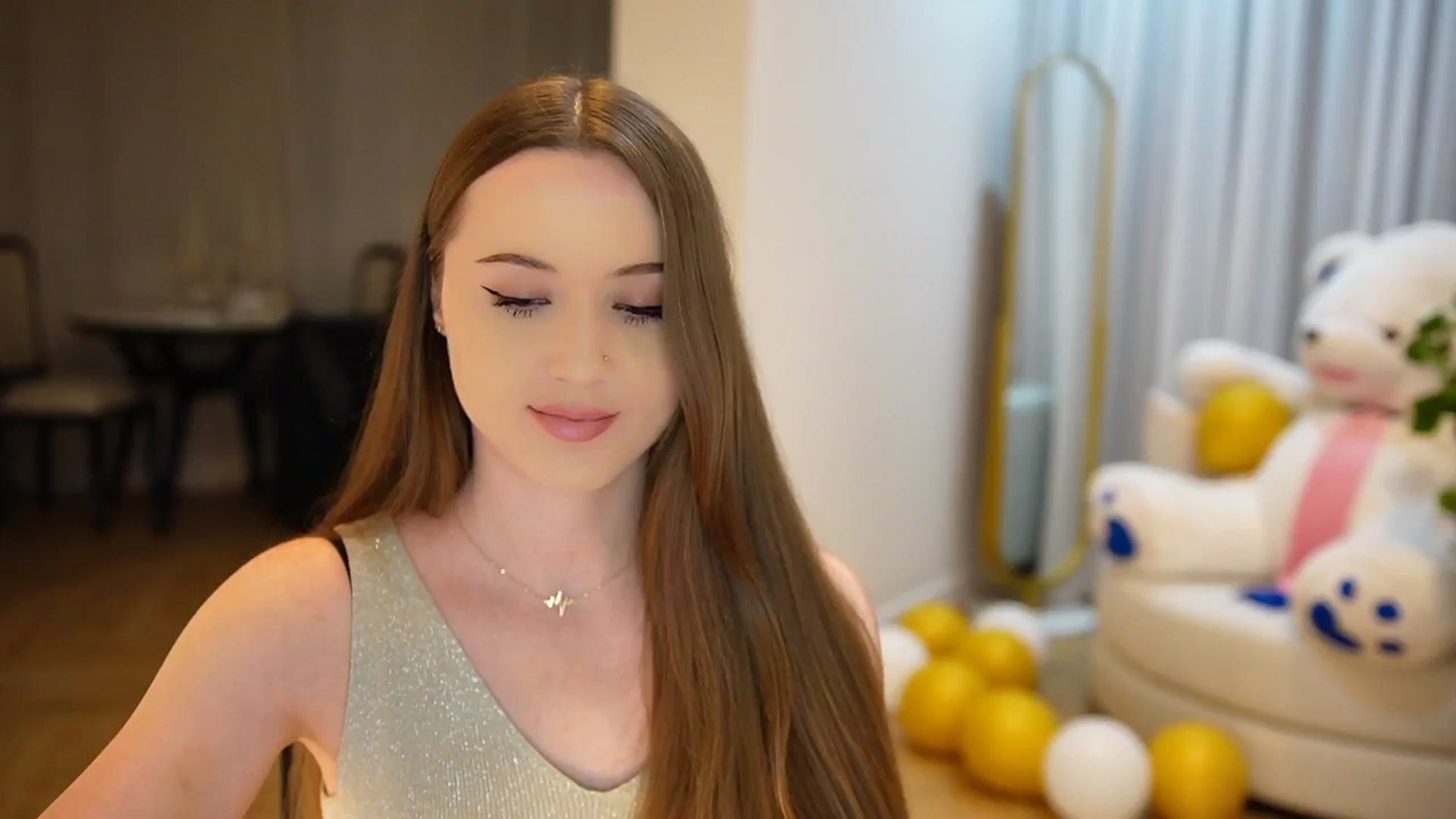 Gallery image thumbnail from Innocent_Soul's myfreecams stream on, 09/24/2024, 20:33 image 2 of 20