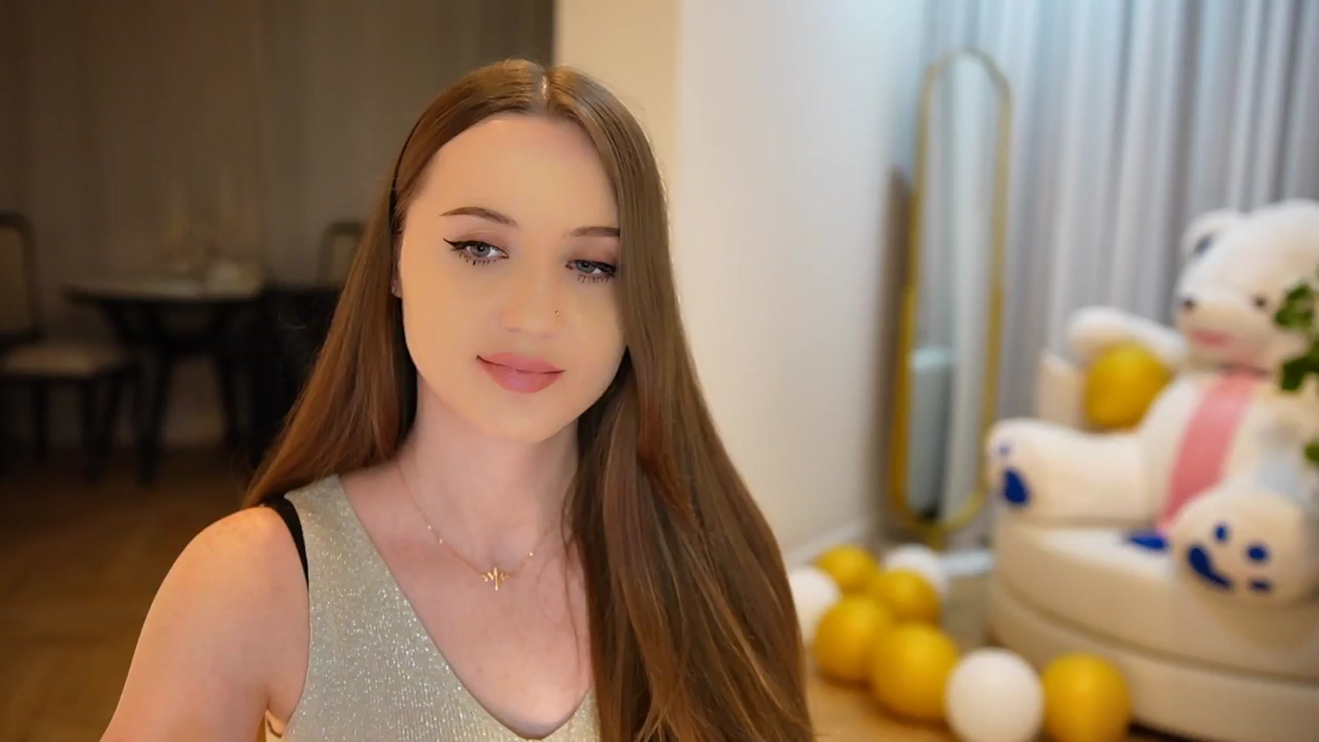 Gallery image thumbnail from Innocent_Soul's myfreecams stream on, 09/24/2024, 20:33 image 17 of 20