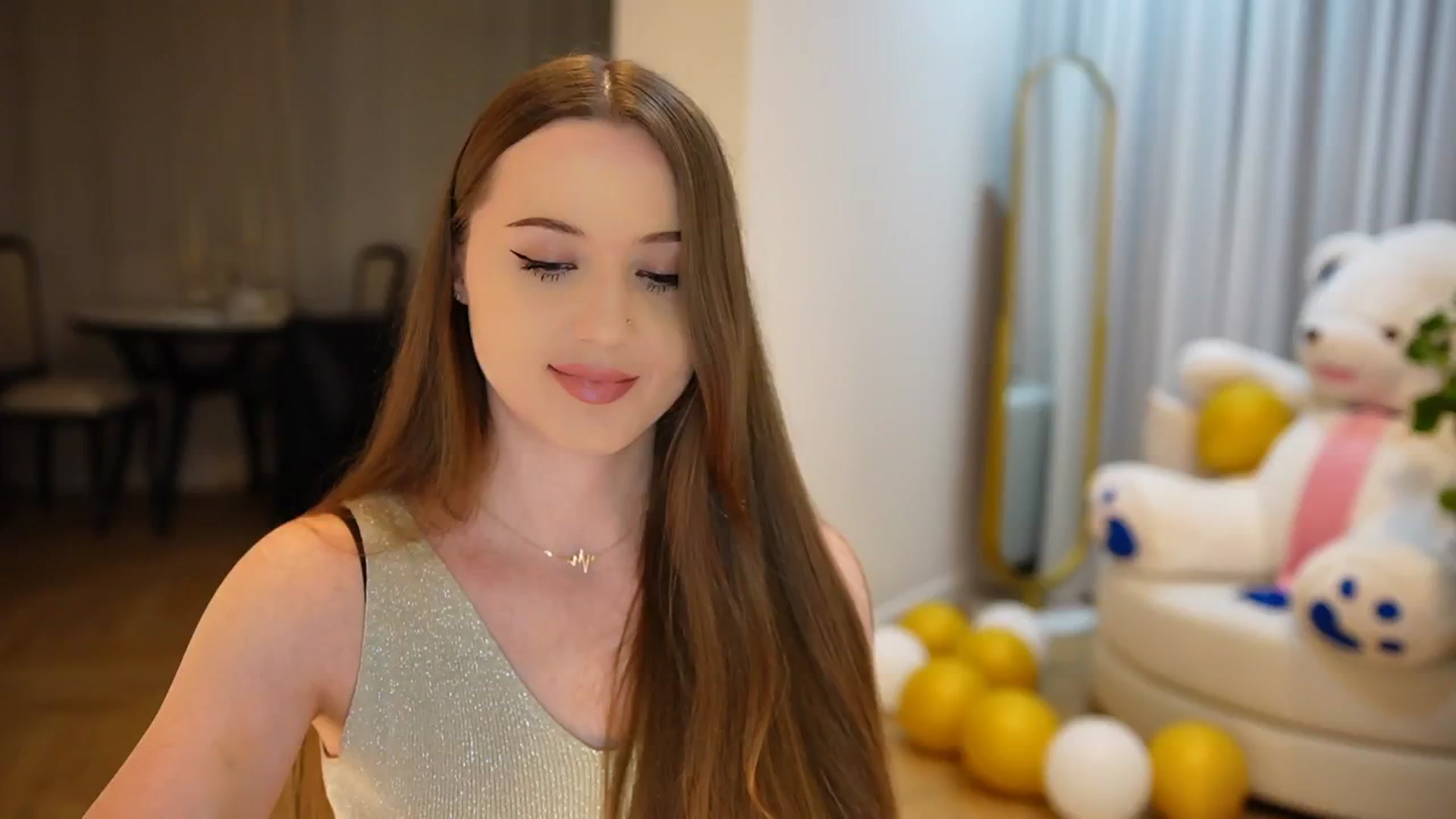 Gallery image thumbnail from Innocent_Soul's myfreecams stream on, 09/24/2024, 20:33 image 5 of 20