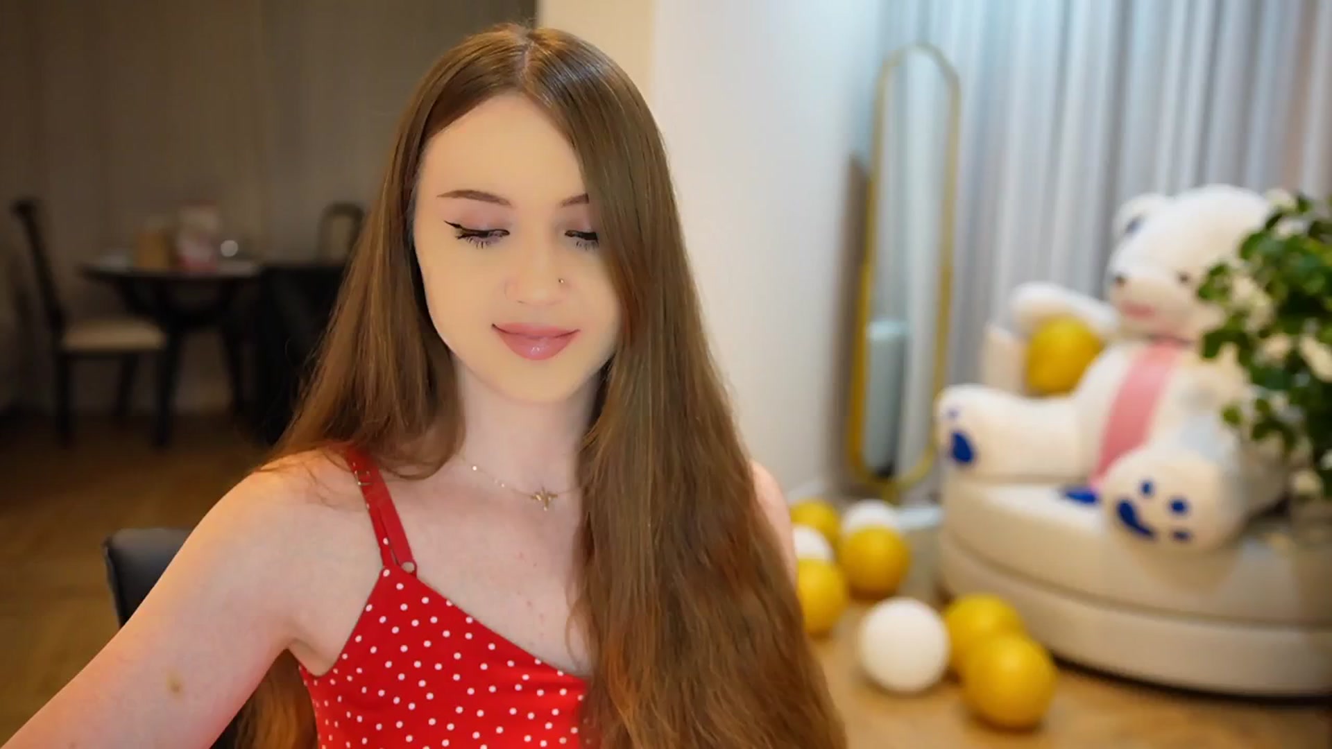Gallery image thumbnail from Innocent_Soul's myfreecams stream on, 09/28/2024, 18:20 image 9 of 20
