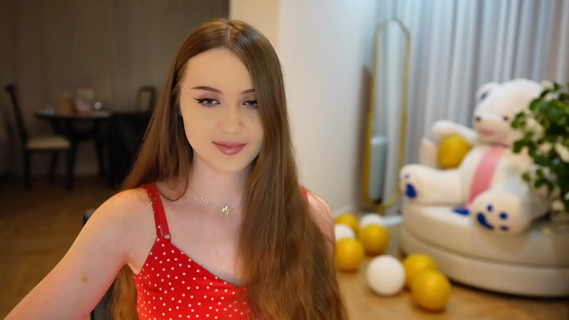 Gallery image thumbnail from Innocent_Soul's myfreecams stream on, 09/28/2024, 18:20 image 5 of 20