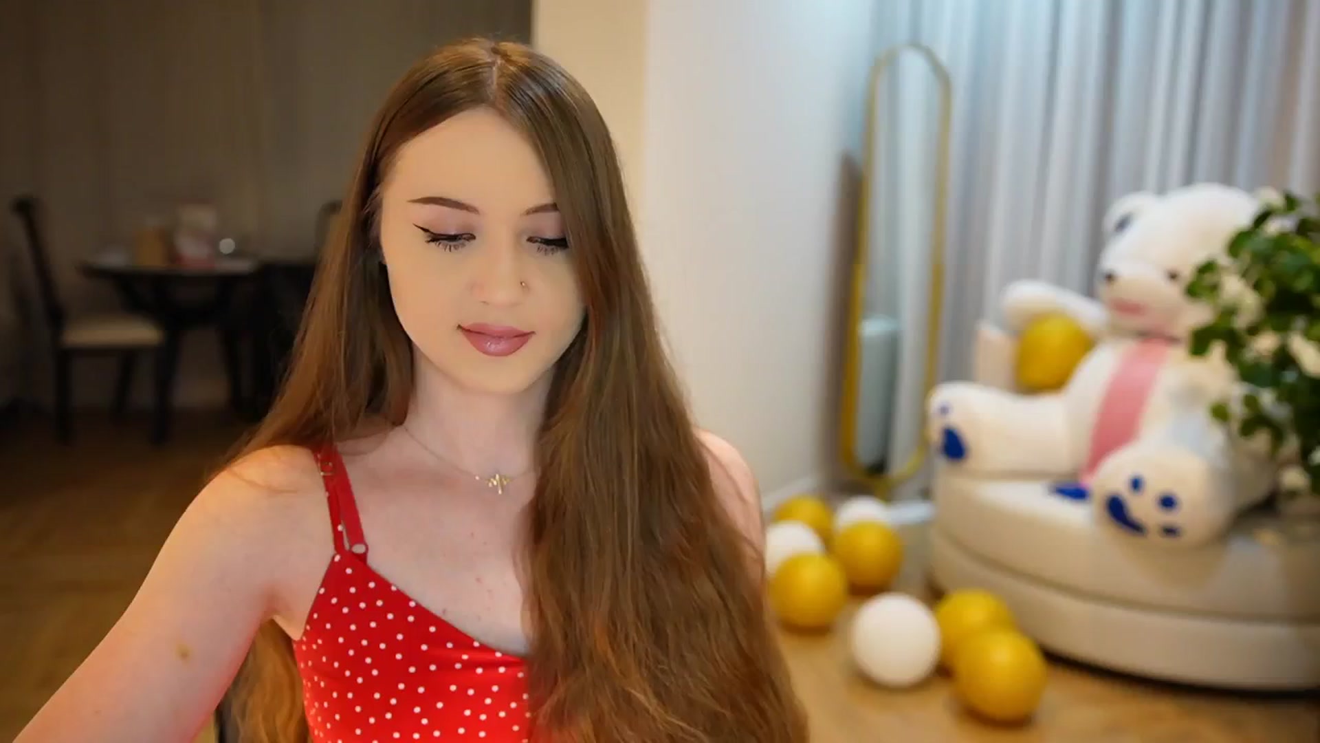 Gallery image thumbnail from Innocent_Soul's myfreecams stream on, 09/28/2024, 18:20 image 6 of 20