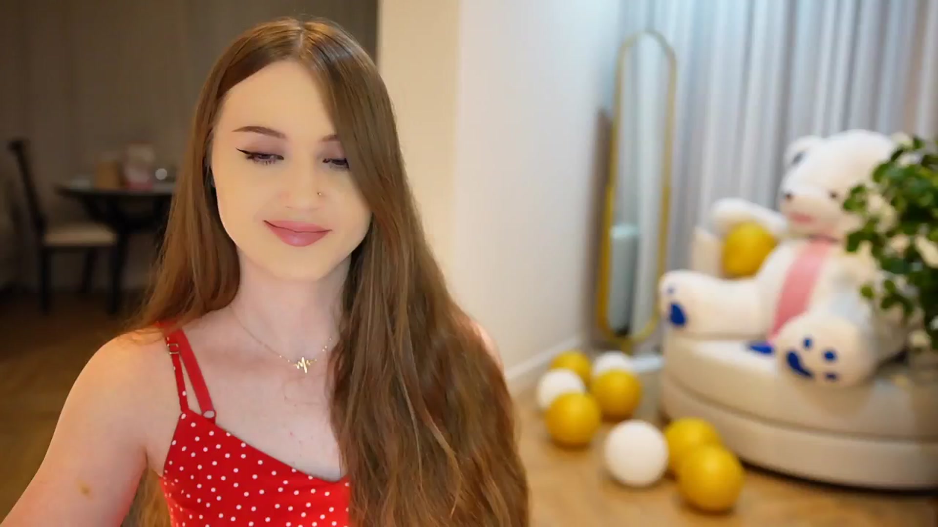 Gallery image thumbnail from Innocent_Soul's myfreecams stream on, 09/28/2024, 18:20 image 17 of 20