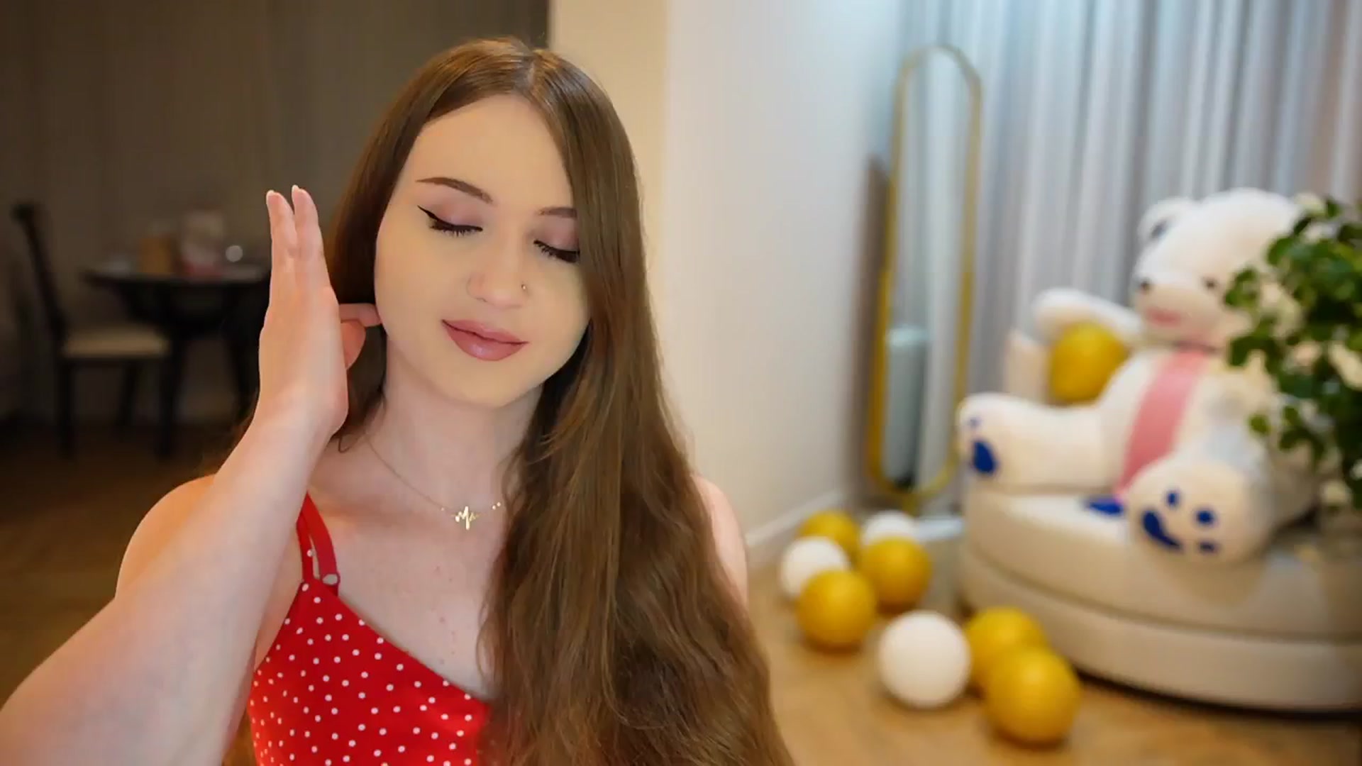 Gallery image thumbnail from Innocent_Soul's myfreecams stream on, 09/28/2024, 18:20 image 12 of 20