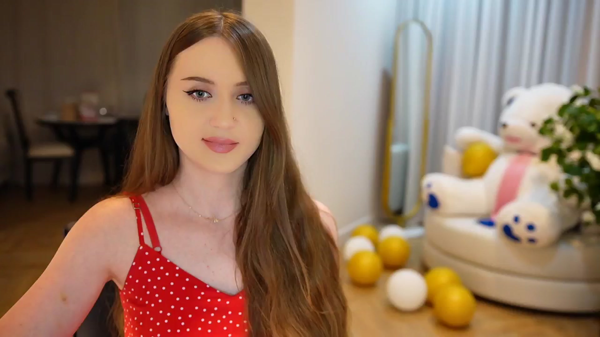 Gallery image thumbnail from Innocent_Soul's myfreecams stream on, 09/28/2024, 18:20 image 16 of 20