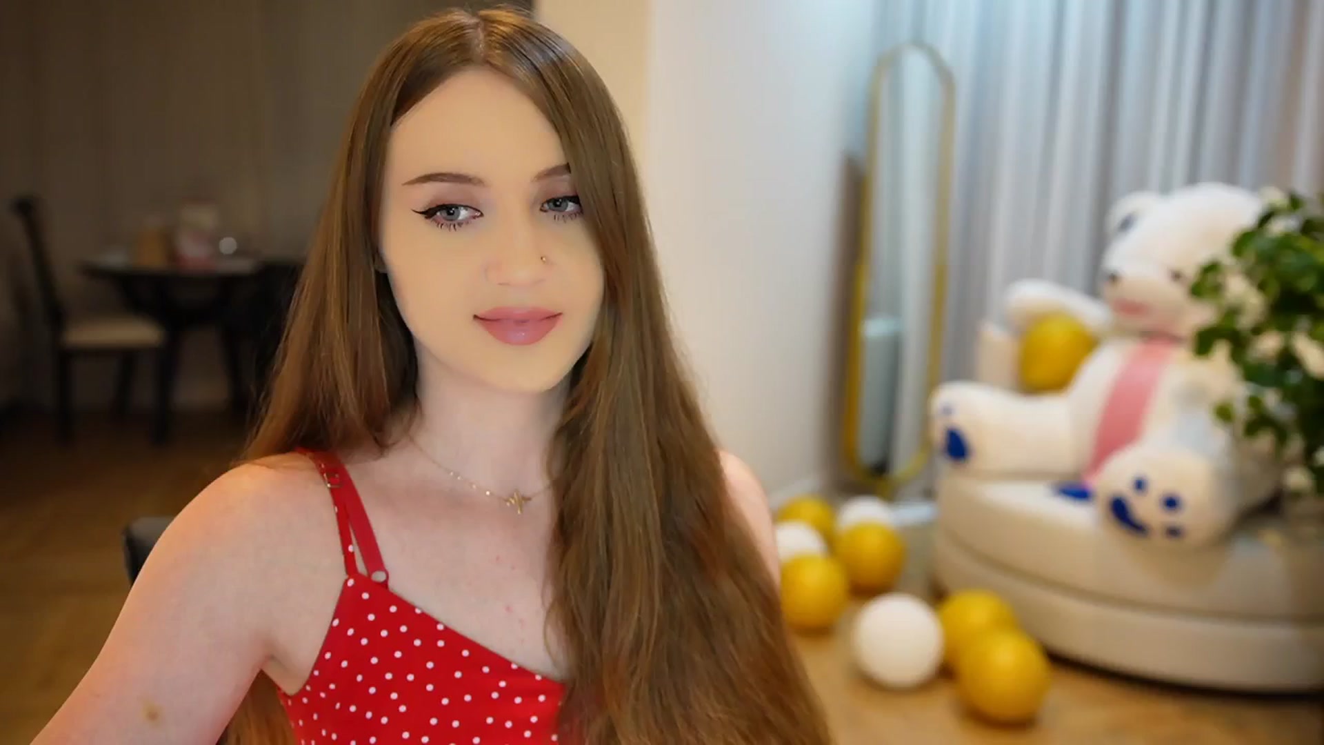 Gallery image thumbnail from Innocent_Soul's myfreecams stream on, 09/28/2024, 18:20 image 11 of 20