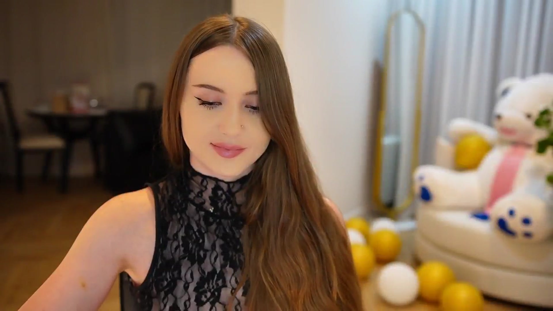 Gallery image thumbnail from Innocent_Soul's myfreecams stream on, 09/28/2024, 20:36 image 3 of 20
