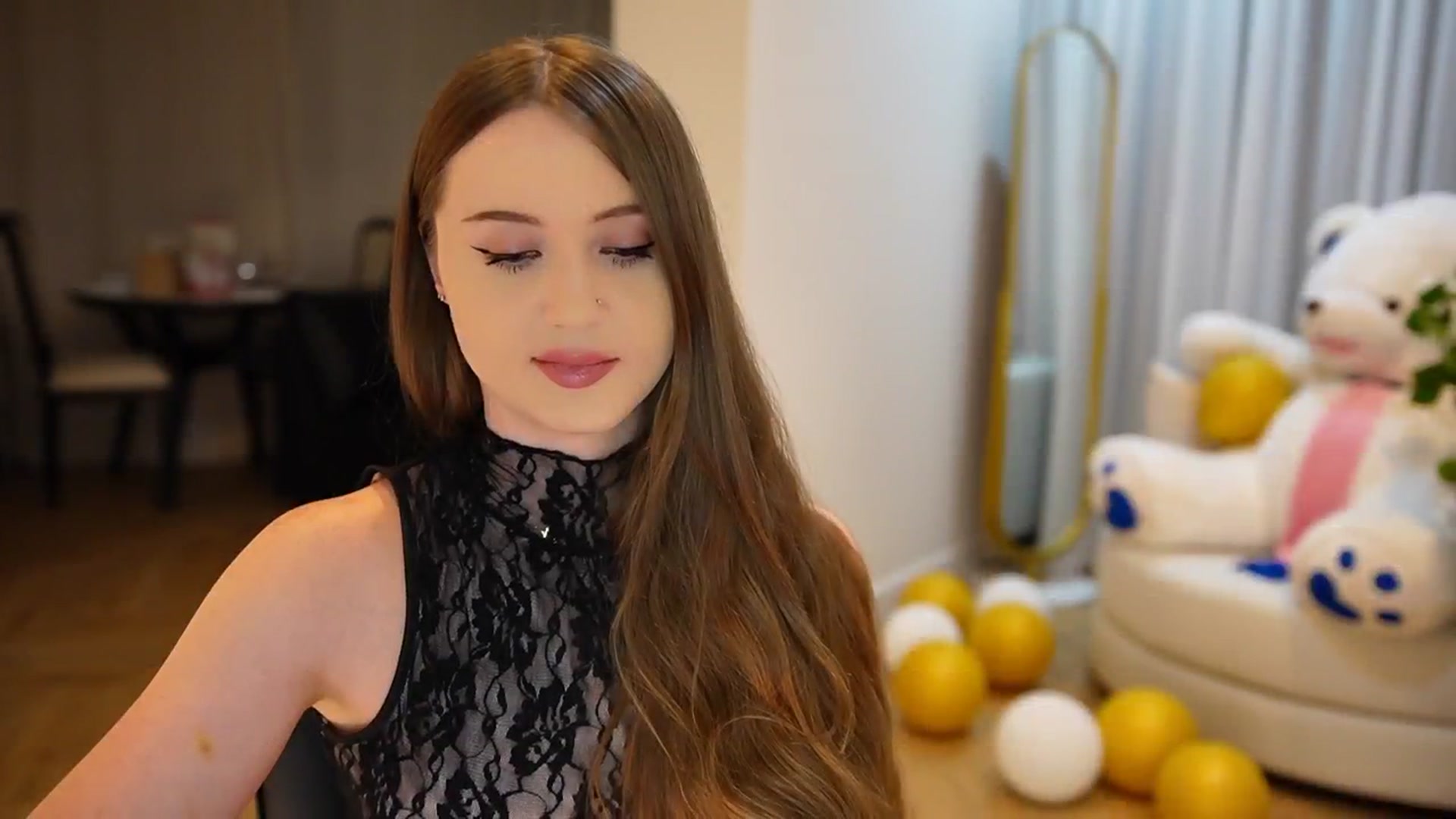 Gallery image thumbnail from Innocent_Soul's myfreecams stream on, 09/28/2024, 20:36 image 6 of 20