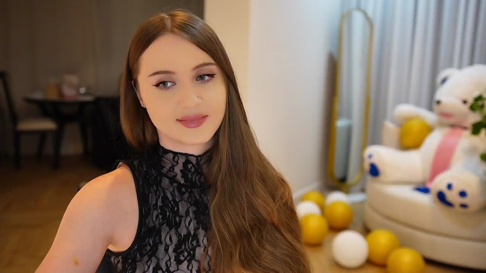 Gallery image thumbnail from Innocent_Soul's myfreecams stream on, 09/28/2024, 20:36 image 7 of 20
