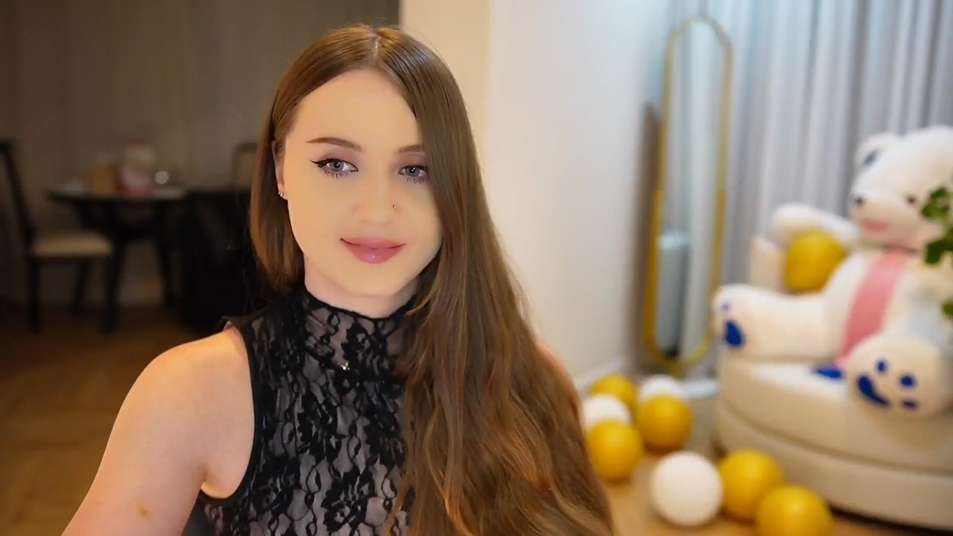 Gallery image thumbnail from Innocent_Soul's myfreecams stream on, 09/28/2024, 20:36 image 5 of 20