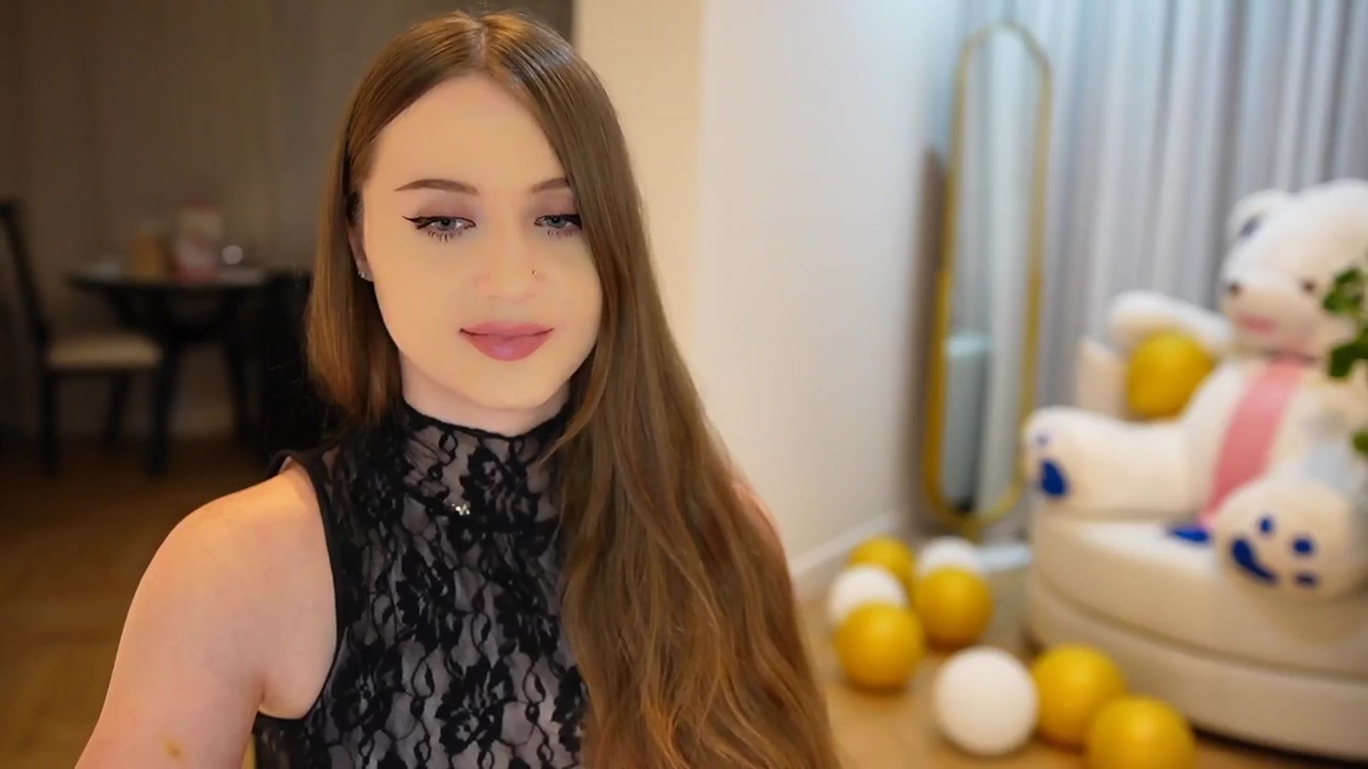 Gallery image thumbnail from Innocent_Soul's myfreecams stream on, 09/28/2024, 20:36 image 16 of 20