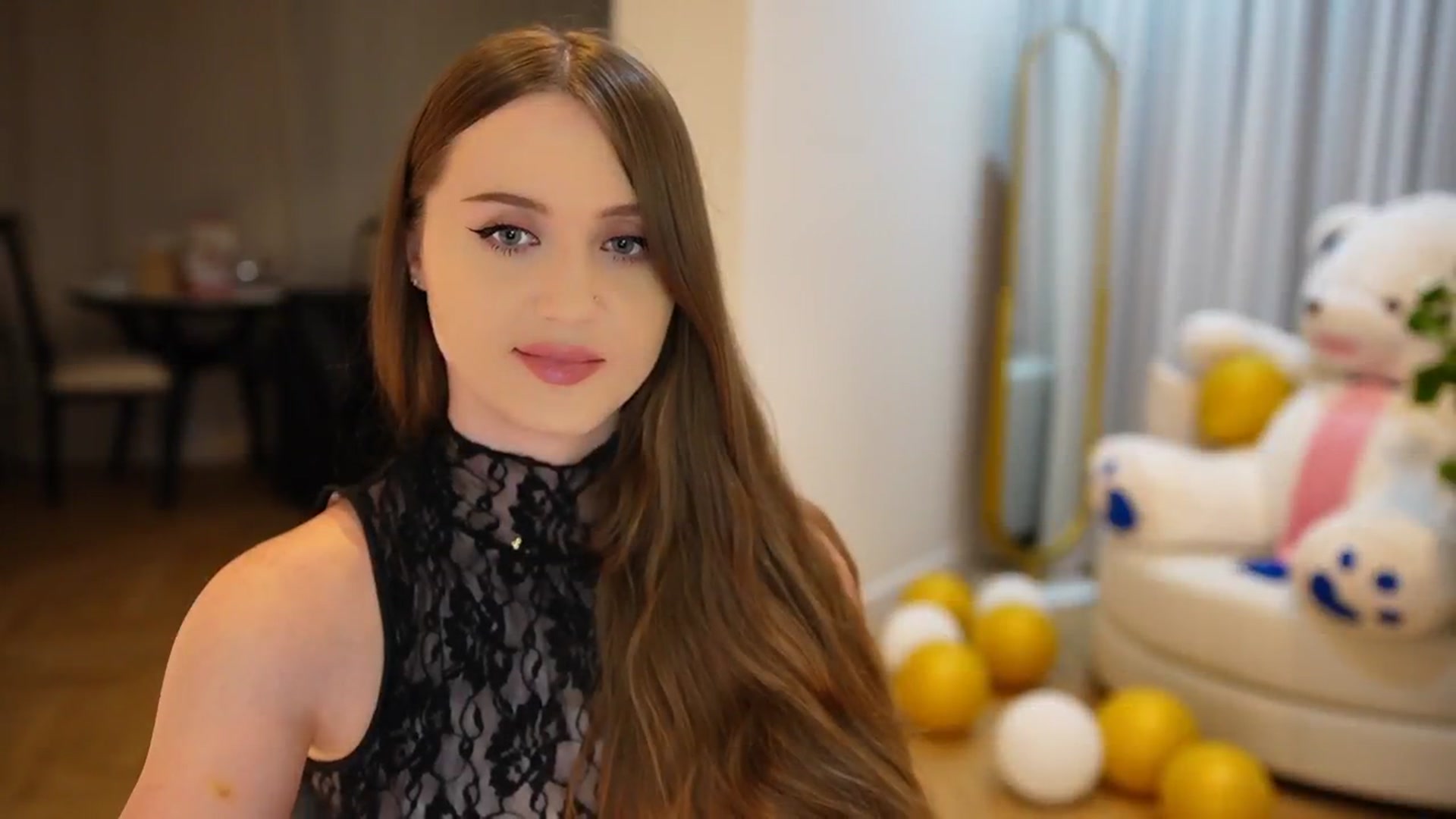 Gallery image thumbnail from Innocent_Soul's myfreecams stream on, 09/28/2024, 20:36 image 9 of 20
