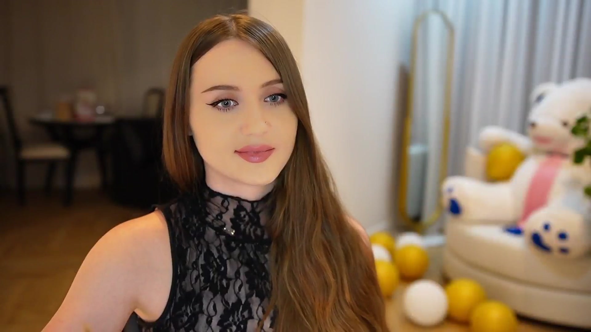 Gallery image thumbnail from Innocent_Soul's myfreecams stream on, 09/28/2024, 20:36 image 2 of 20
