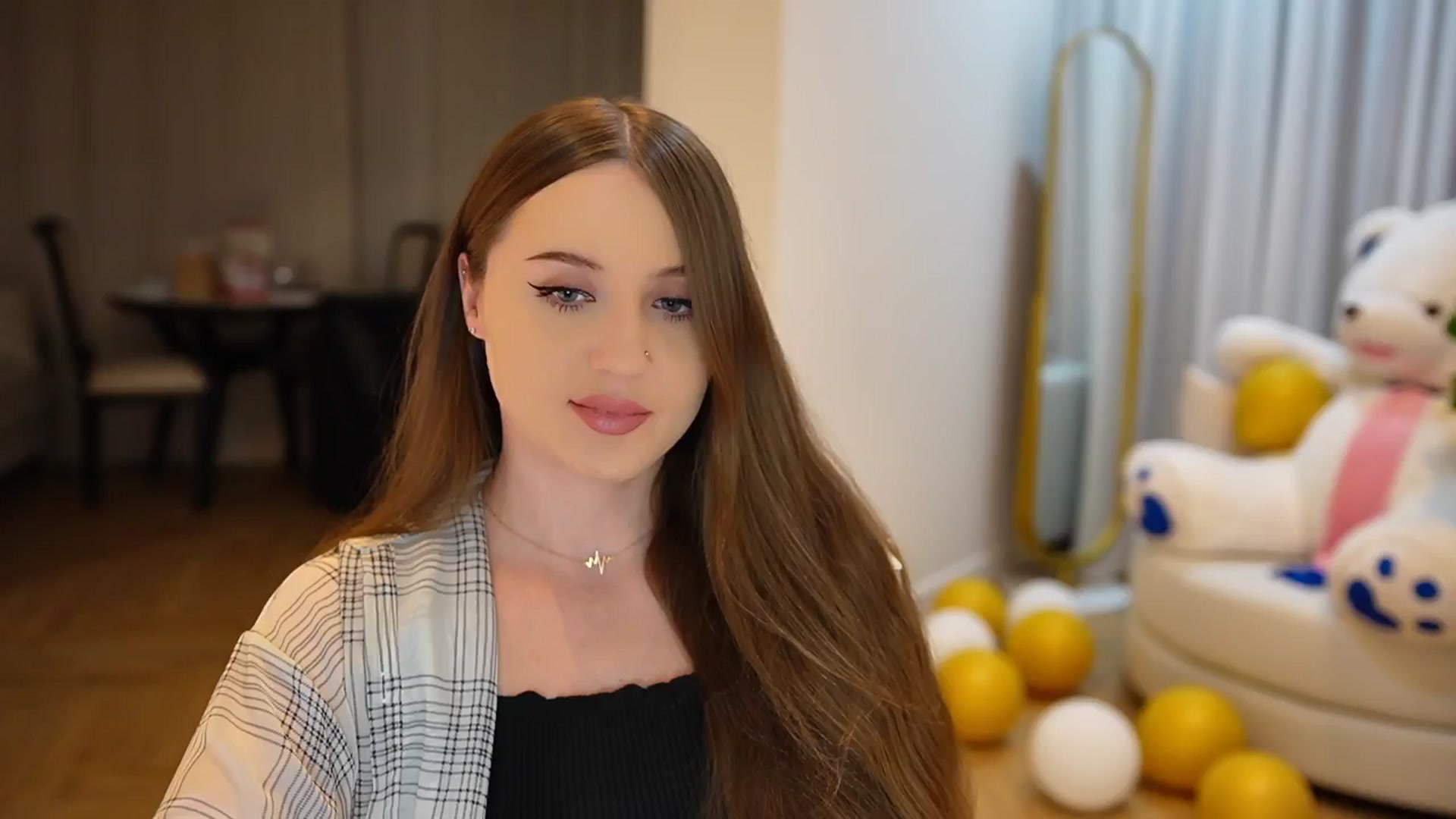 Gallery image thumbnail from Innocent_Soul's myfreecams stream on, 09/29/2024, 19:16 image 2 of 20