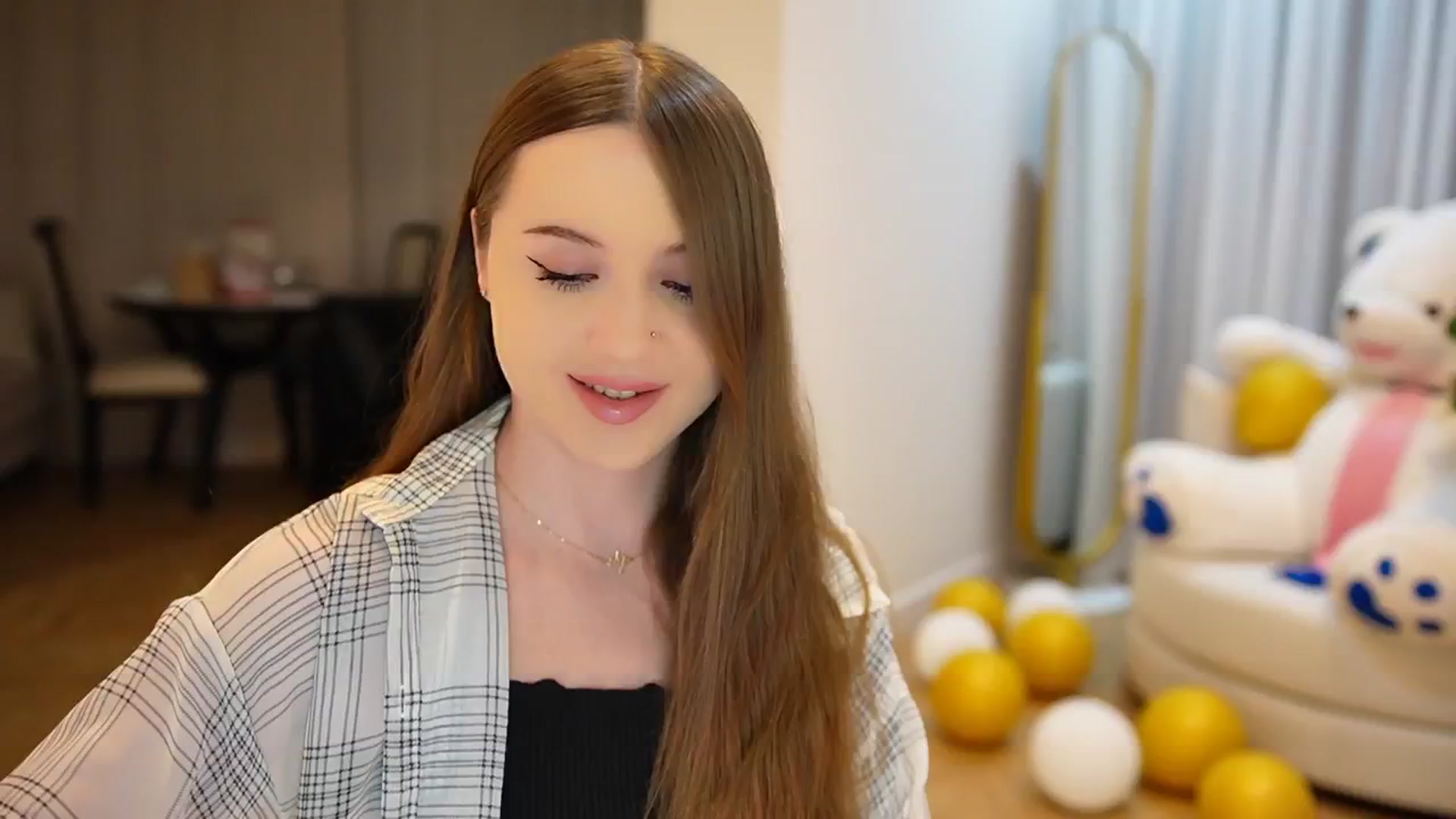 Gallery image thumbnail from Innocent_Soul's myfreecams stream on, 09/29/2024, 19:16 image 12 of 20
