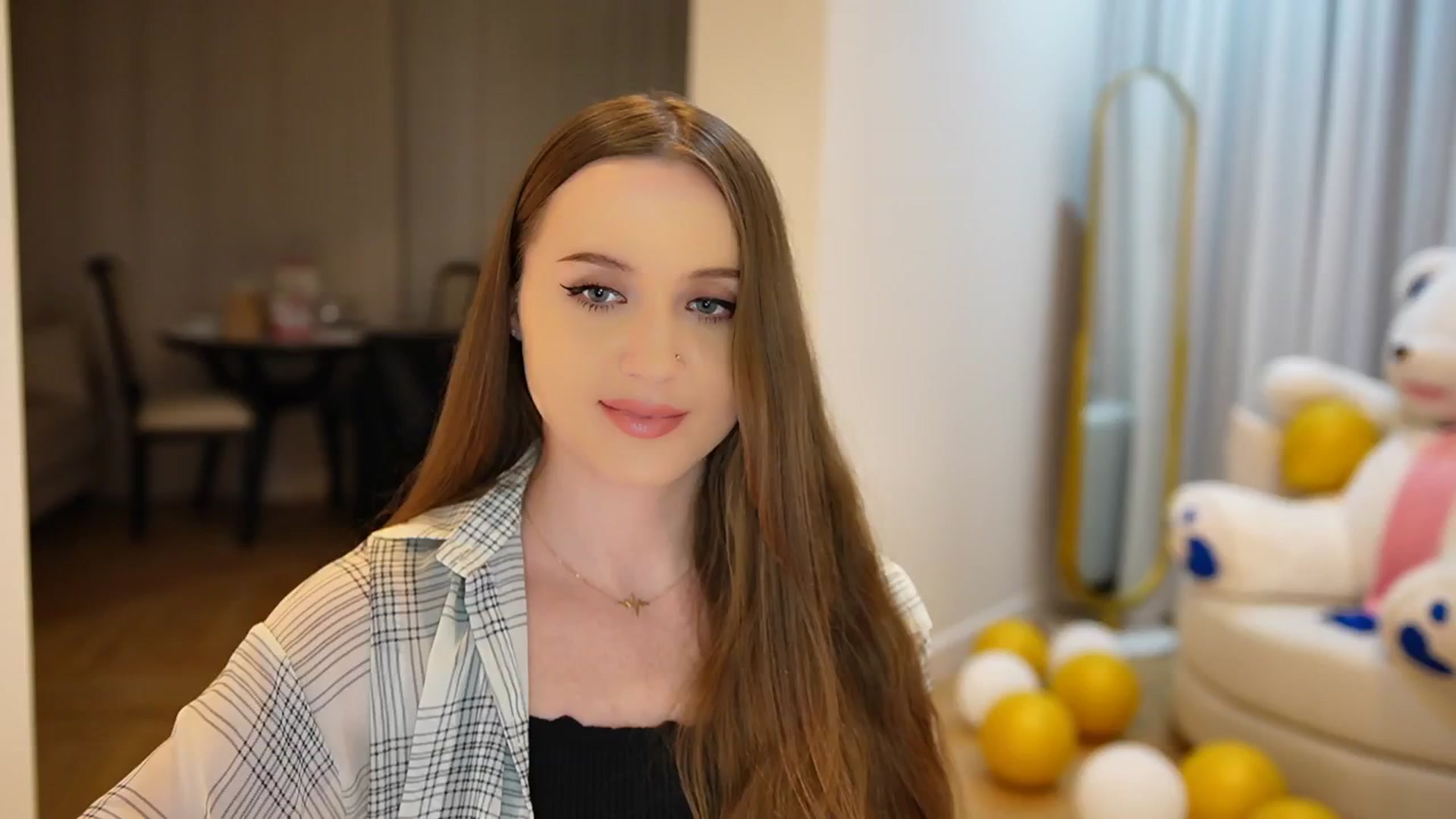 Gallery image thumbnail from Innocent_Soul's myfreecams stream on, 09/29/2024, 22:11 image 18 of 20