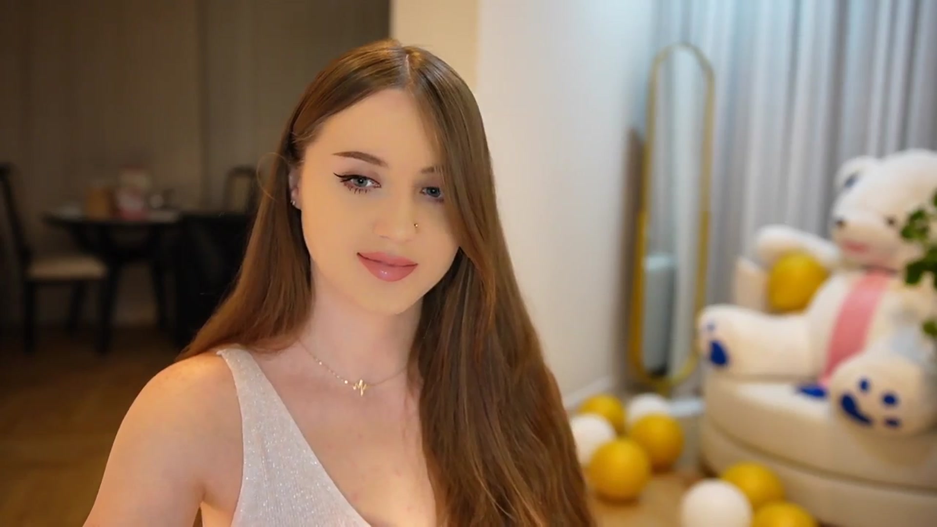 Gallery image thumbnail from Innocent_Soul's myfreecams stream on, 09/30/2024, 17:02 image 9 of 20