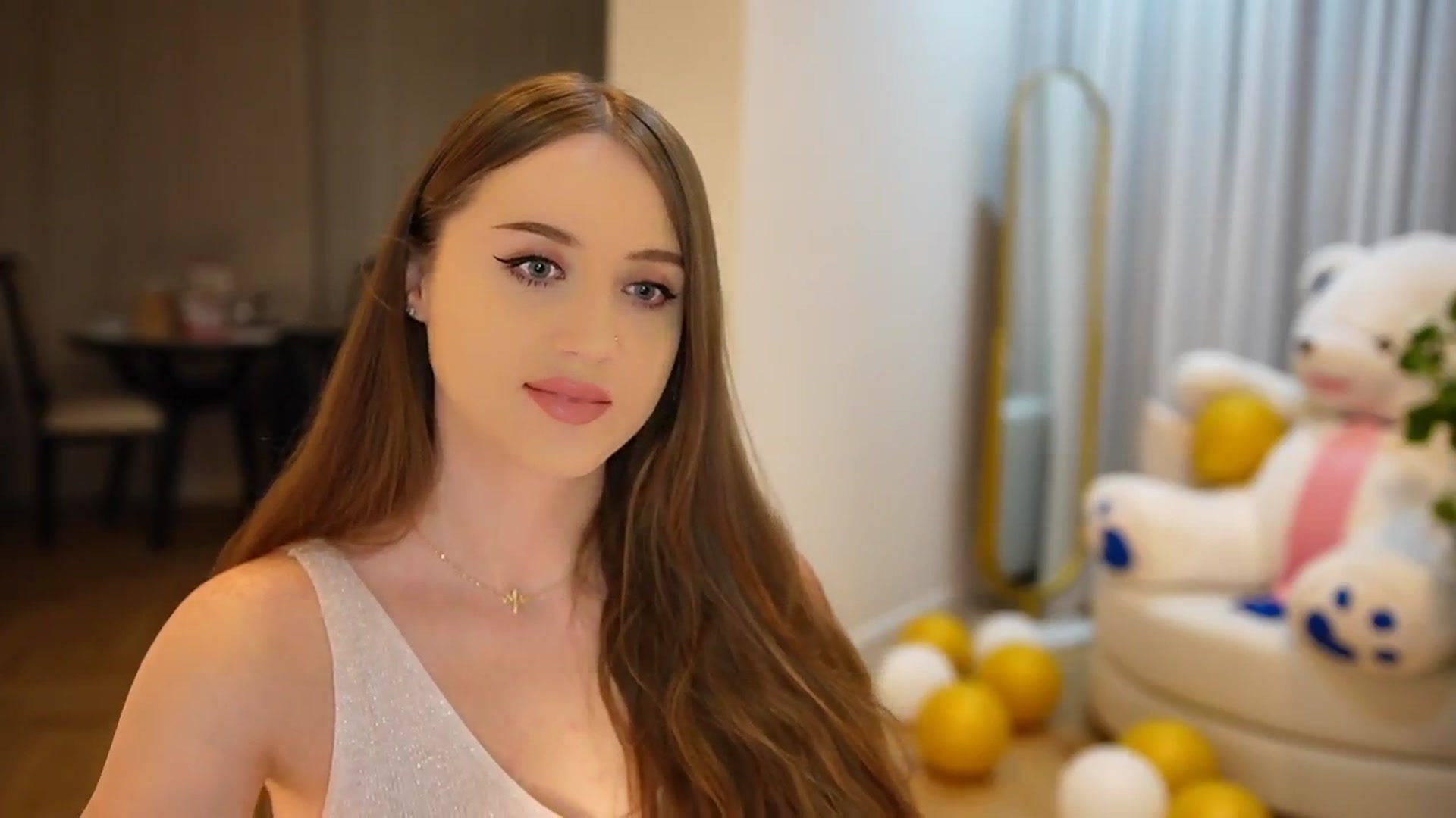 Gallery image thumbnail from Innocent_Soul's myfreecams stream on, 09/30/2024, 17:02 image 10 of 20