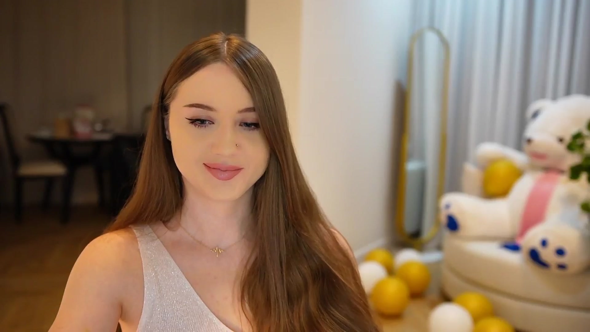 Gallery image thumbnail from Innocent_Soul's myfreecams stream on, 09/30/2024, 17:02 image 4 of 20