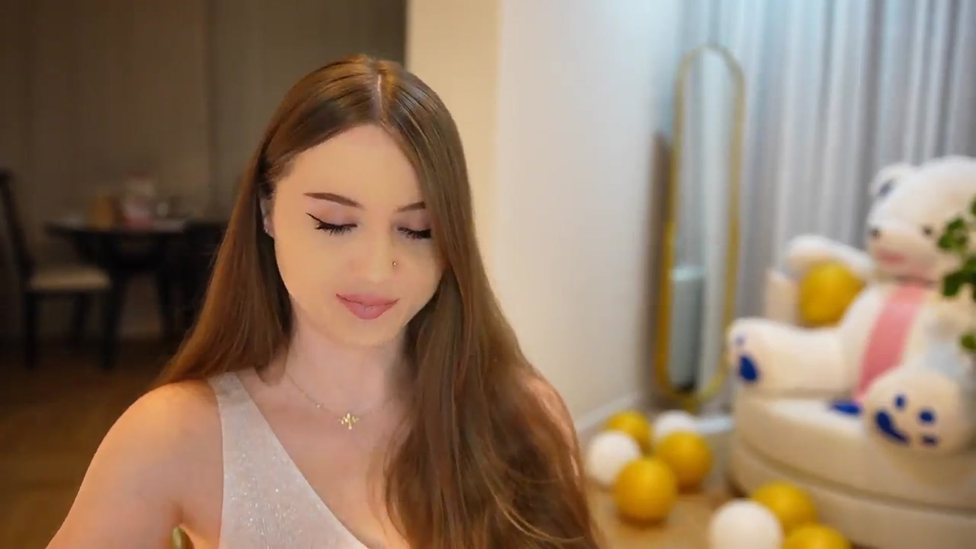 Gallery image thumbnail from Innocent_Soul's myfreecams stream on, 09/30/2024, 17:02 image 3 of 20