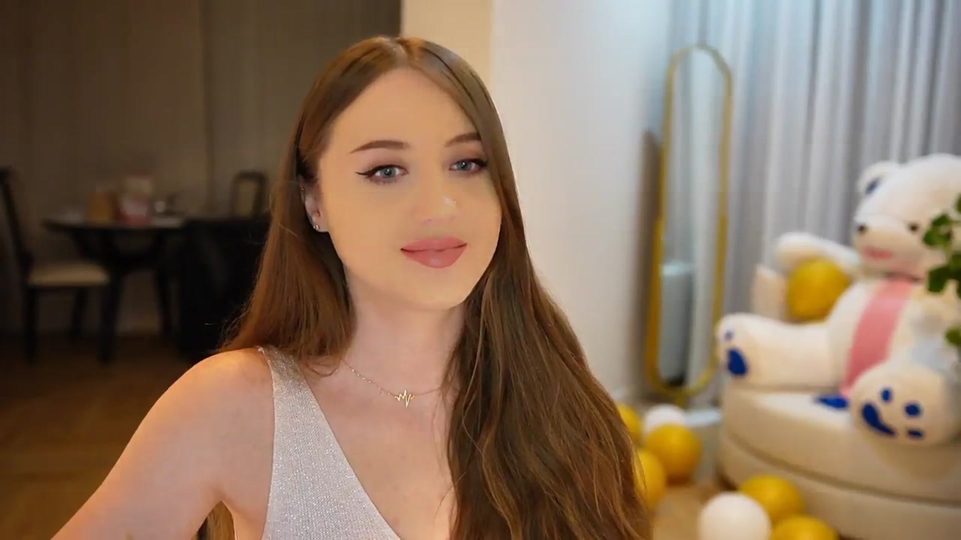 Gallery image thumbnail from Innocent_Soul's myfreecams stream on, 09/30/2024, 17:02 image 11 of 20