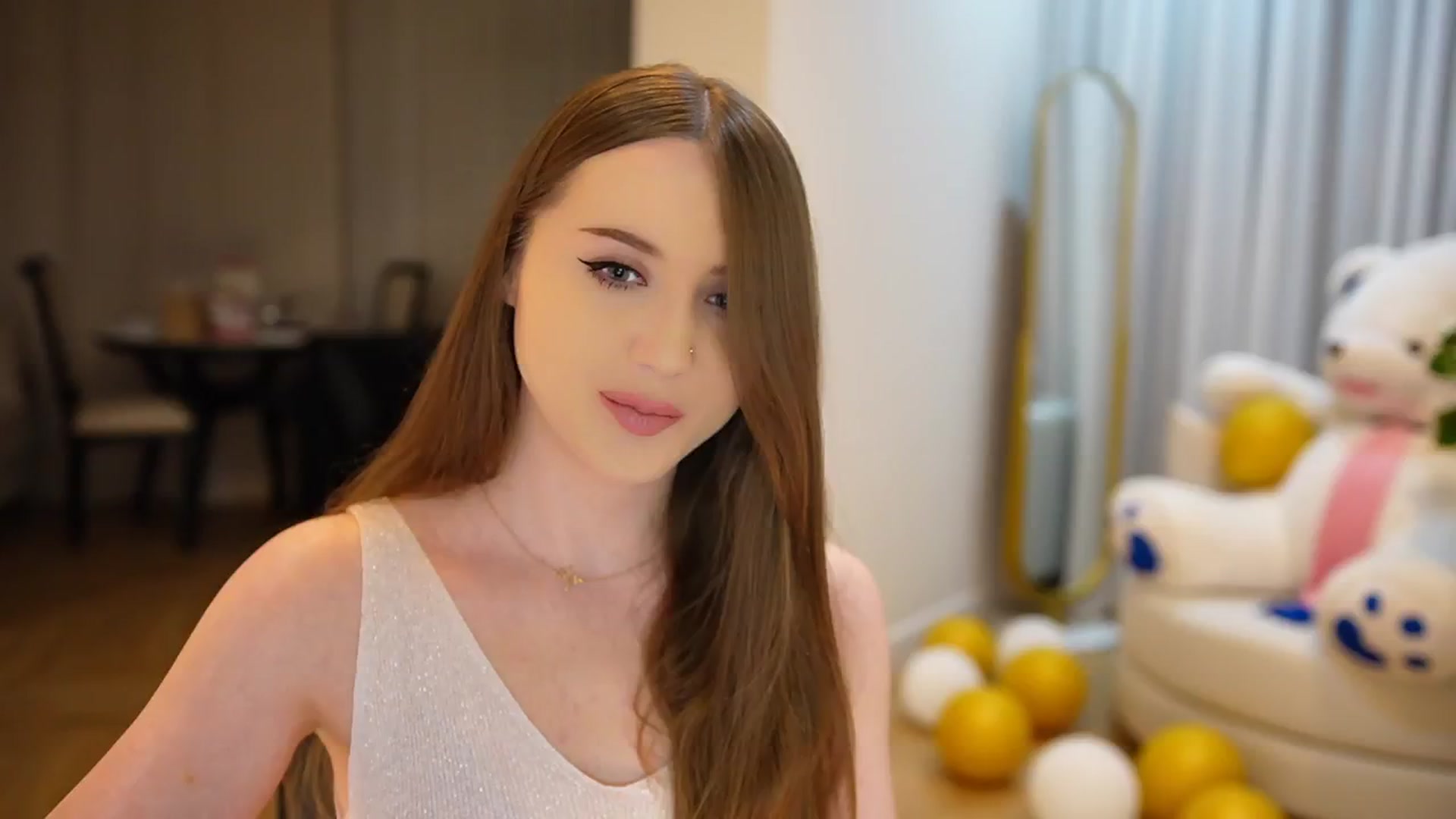Gallery image thumbnail from Innocent_Soul's myfreecams stream on, 09/30/2024, 18:04 image 17 of 20