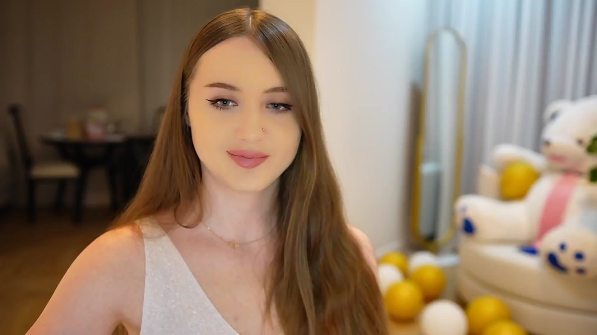 Gallery image thumbnail from Innocent_Soul's myfreecams stream on, 09/30/2024, 18:04 image 14 of 20