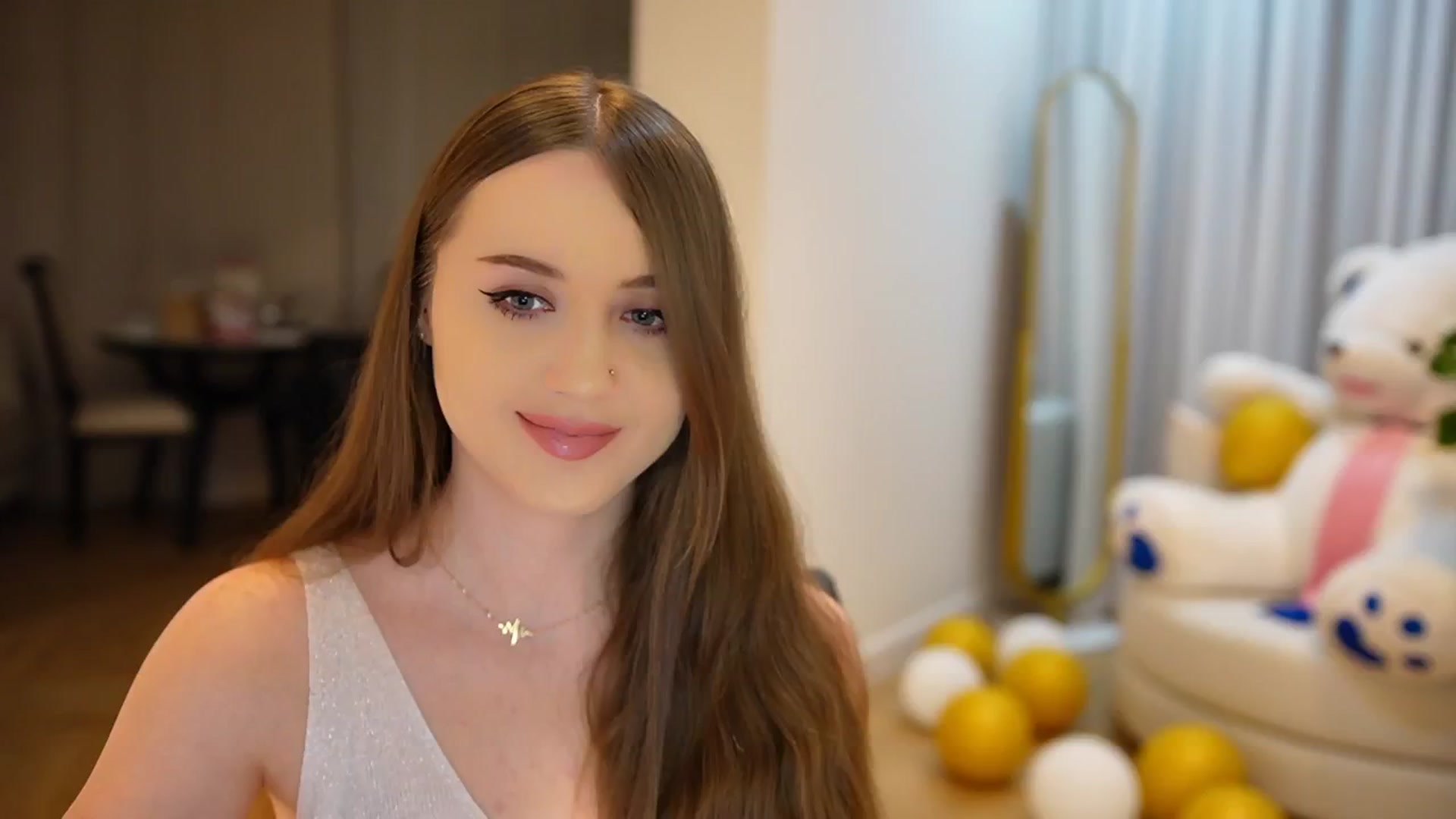 Gallery image thumbnail from Innocent_Soul's myfreecams stream on, 09/30/2024, 18:04 image 9 of 20