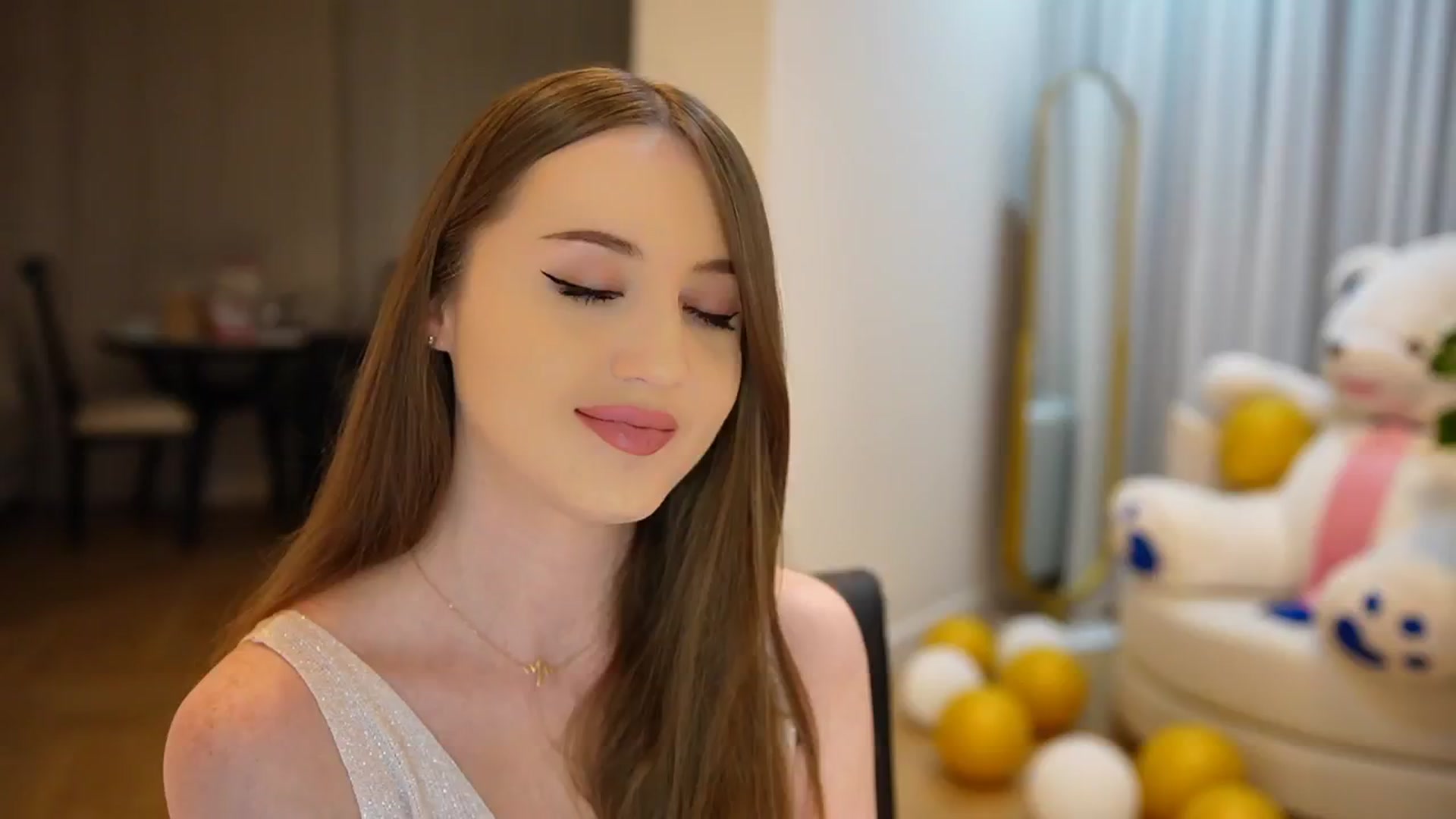 Gallery image thumbnail from Innocent_Soul's myfreecams stream on, 09/30/2024, 18:04 image 16 of 20