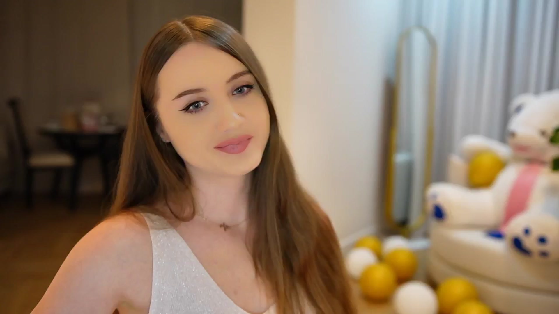 Gallery image thumbnail from Innocent_Soul's myfreecams stream on, 09/30/2024, 18:04 image 12 of 20